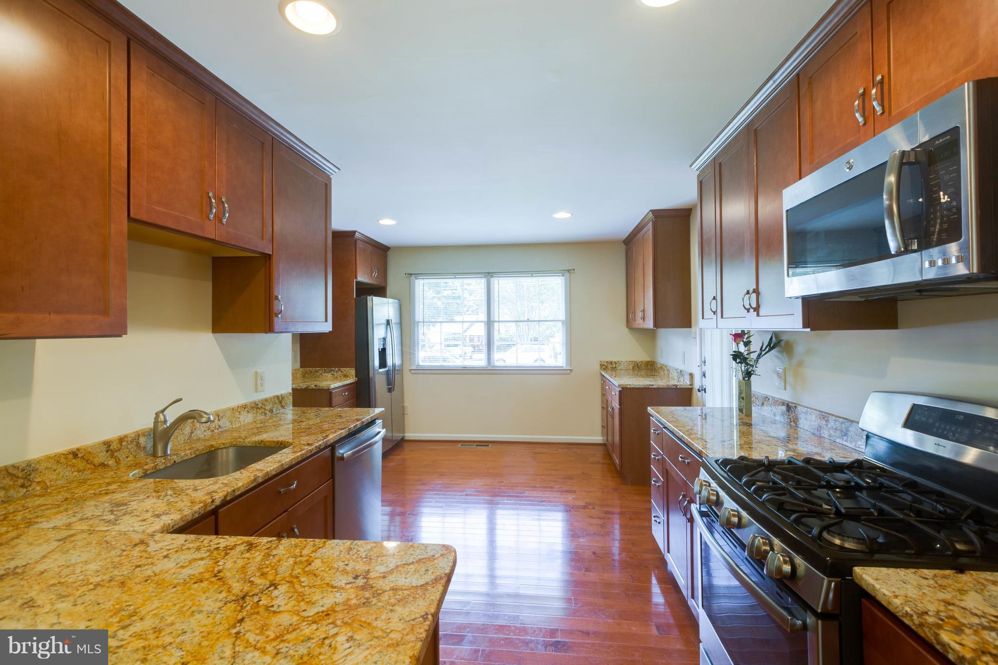 STONEWALL MANOR - Residential