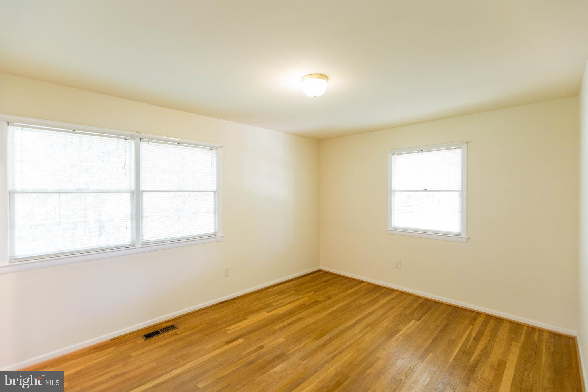 STONEWALL MANOR - Residential