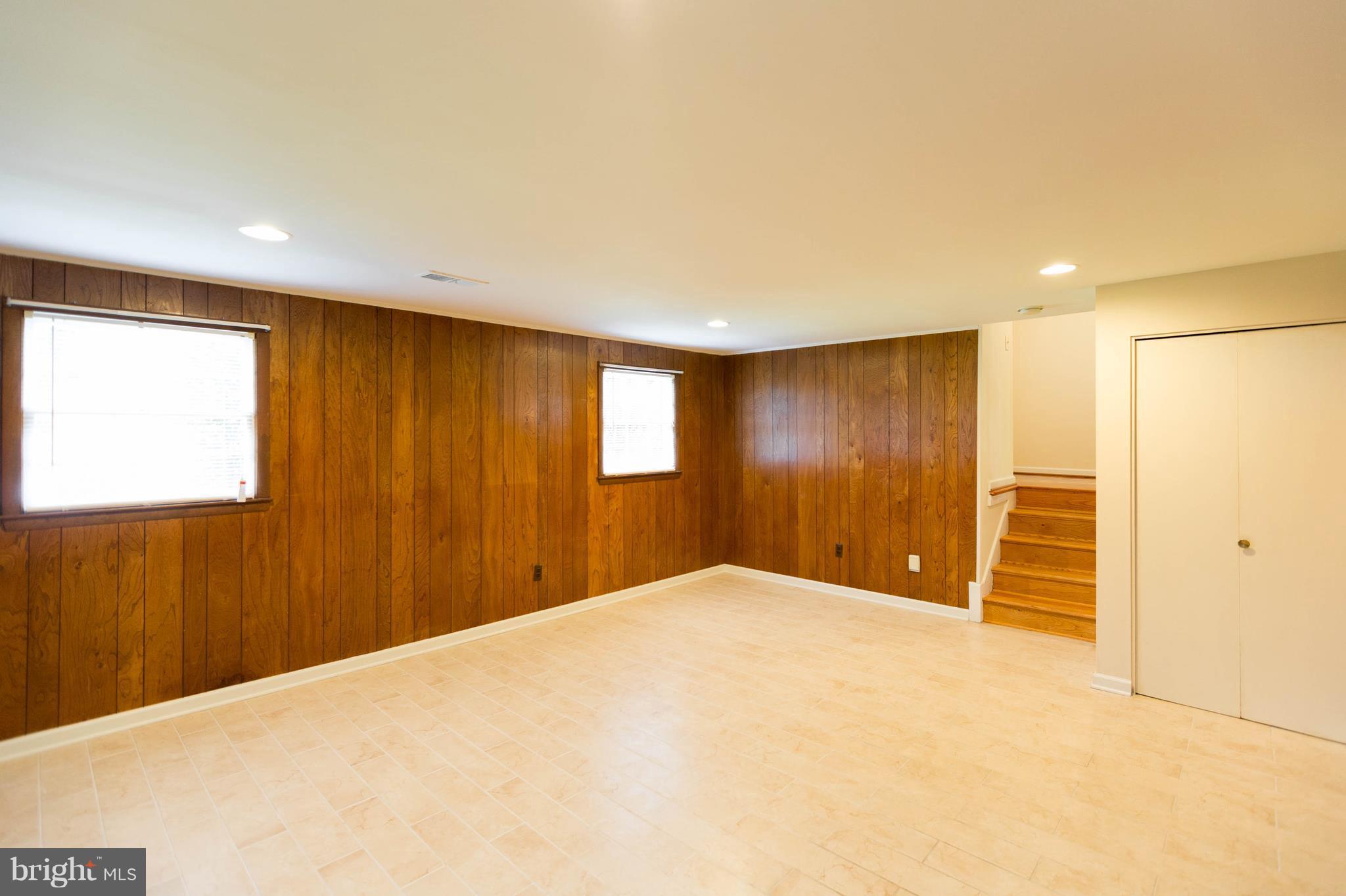 STONEWALL MANOR - Residential