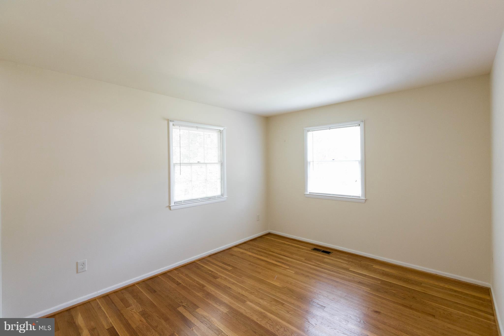 STONEWALL MANOR - Residential