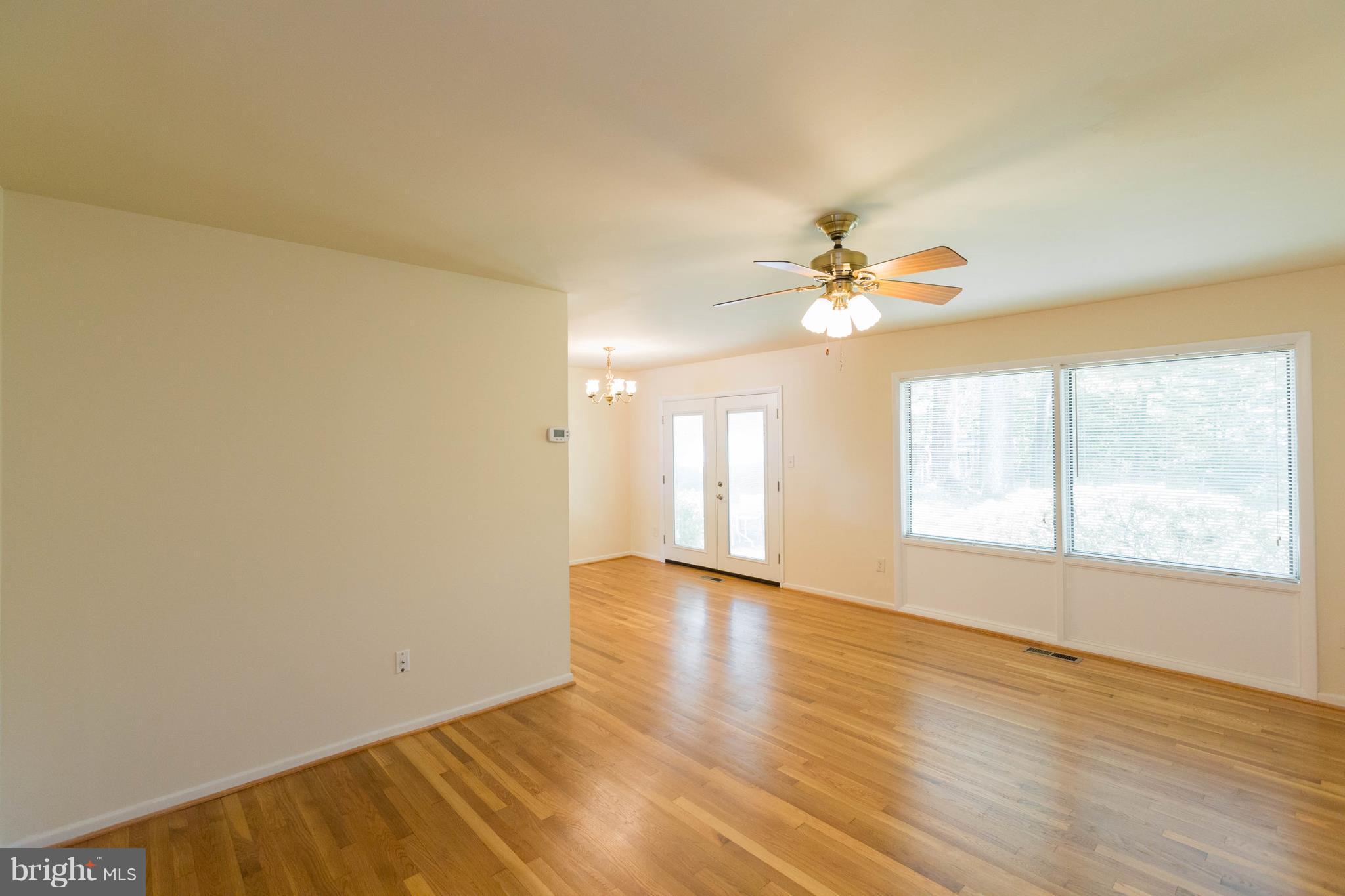 STONEWALL MANOR - Residential