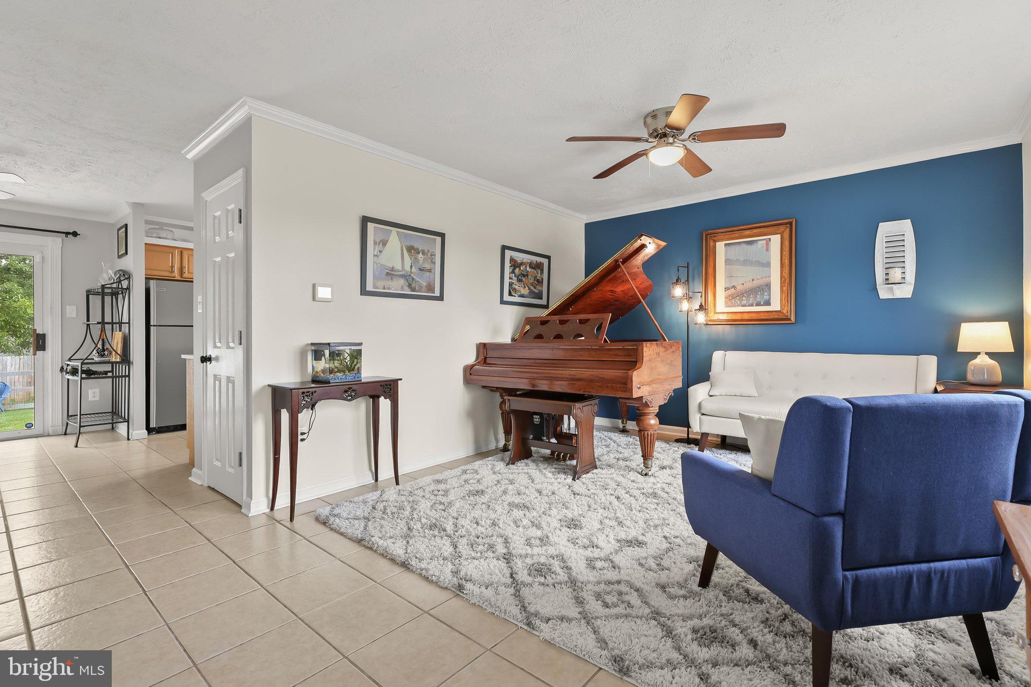 818 UNIONTOWN ROAD