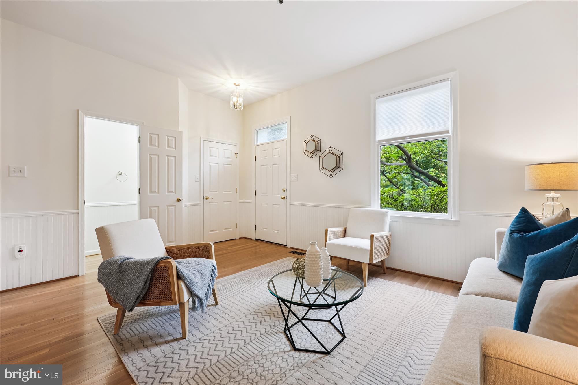473 TSCHIFFELY SQUARE ROAD