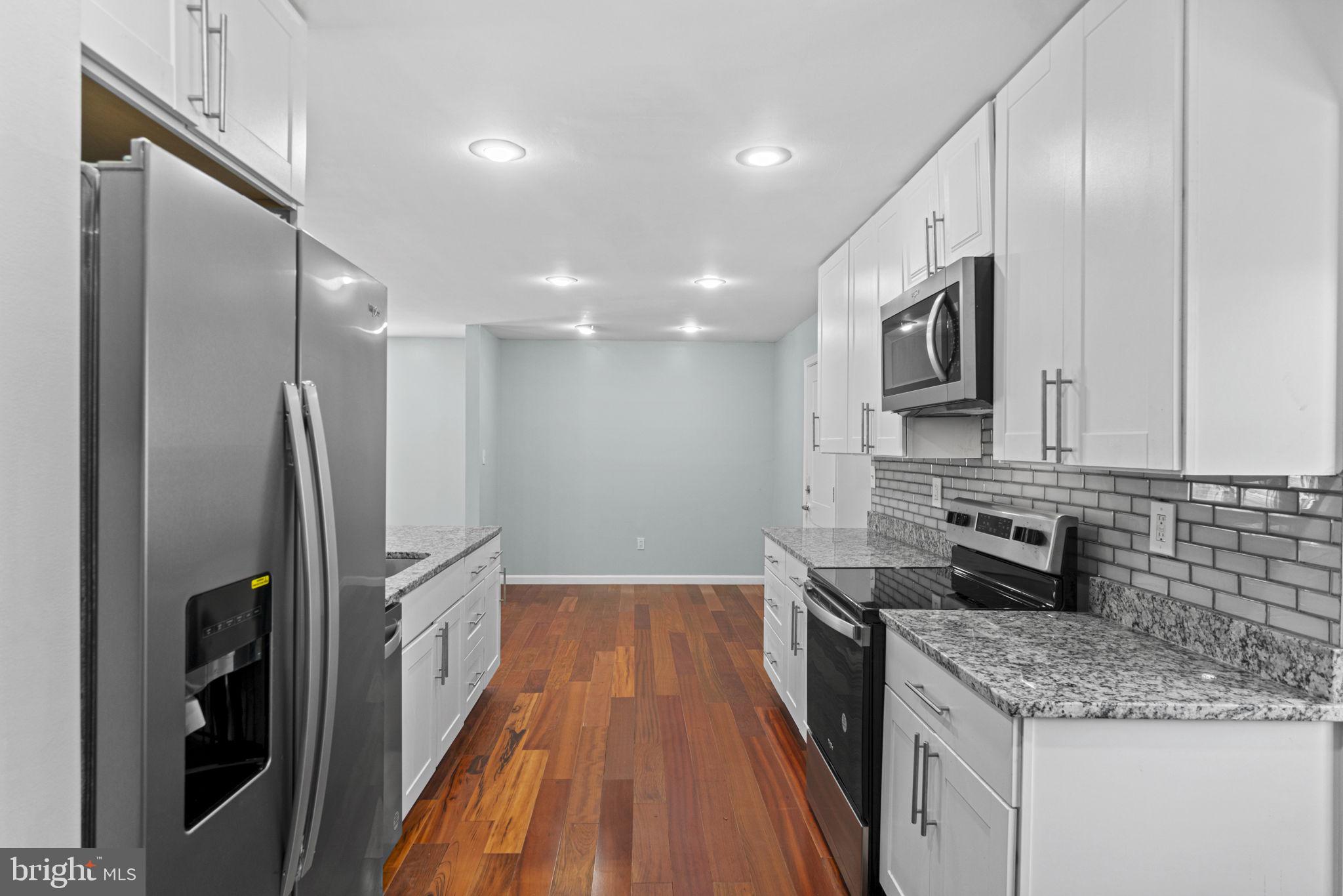 BROOKVILLE KNOLLS - Residential