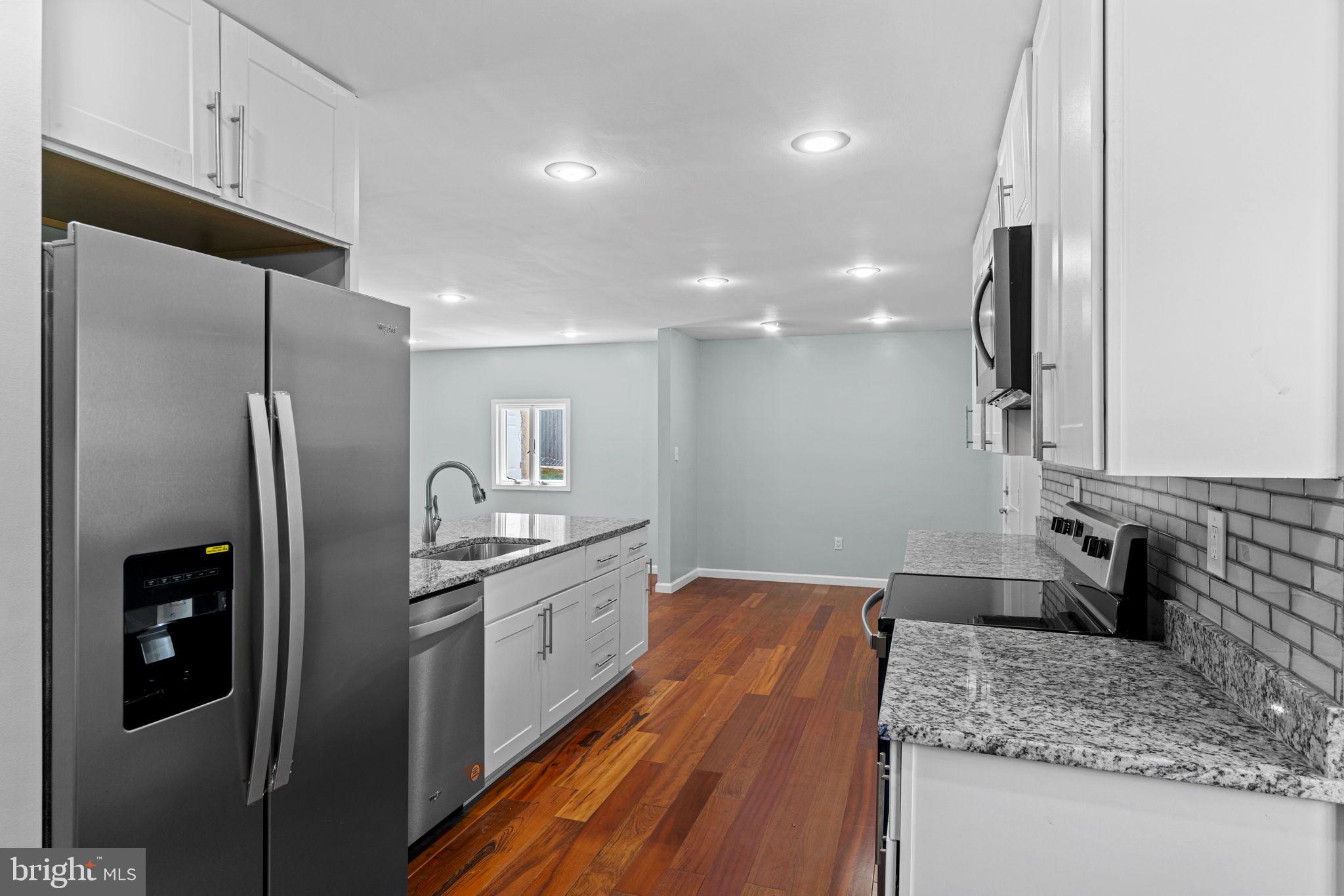 BROOKVILLE KNOLLS - Residential