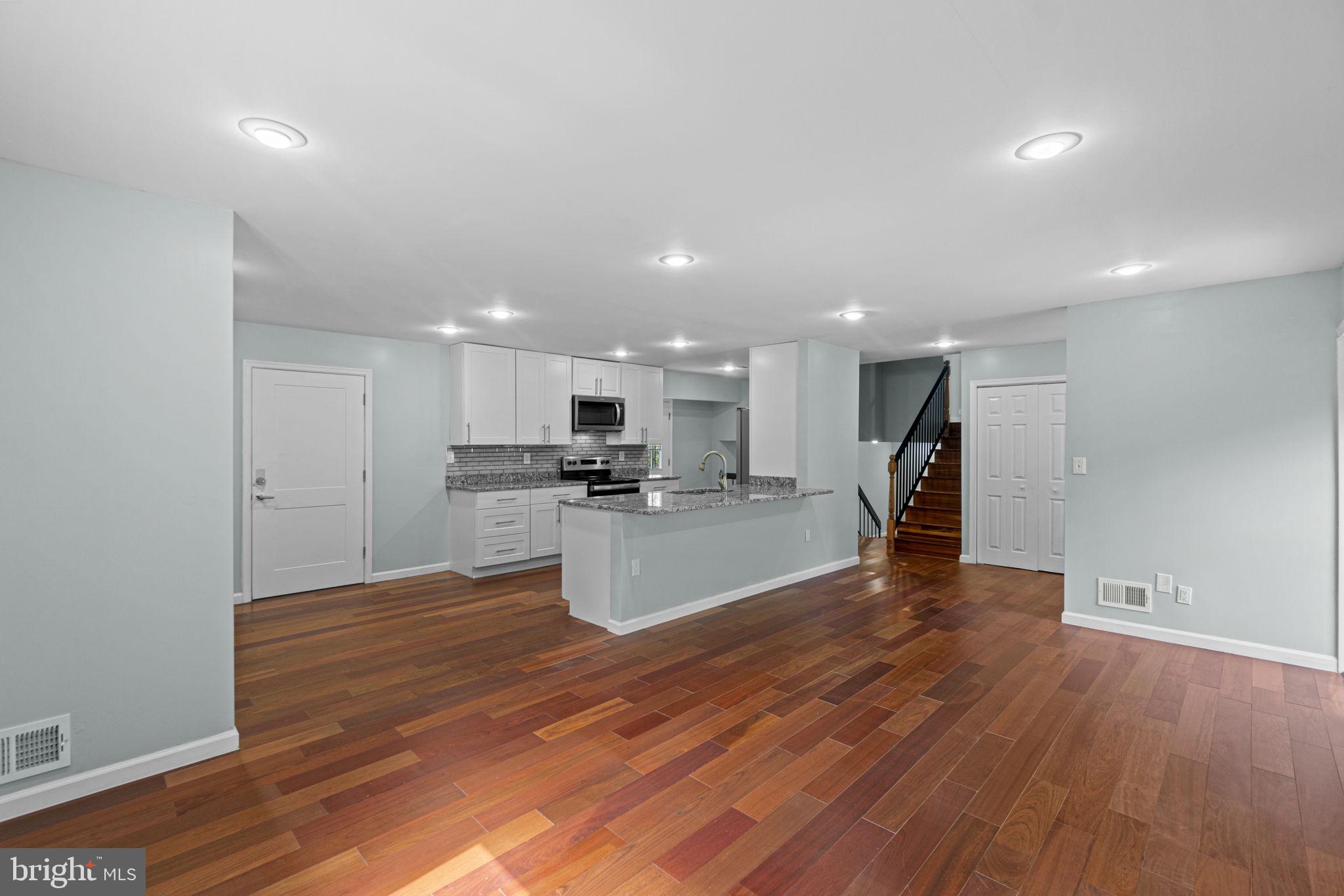 BROOKVILLE KNOLLS - Residential