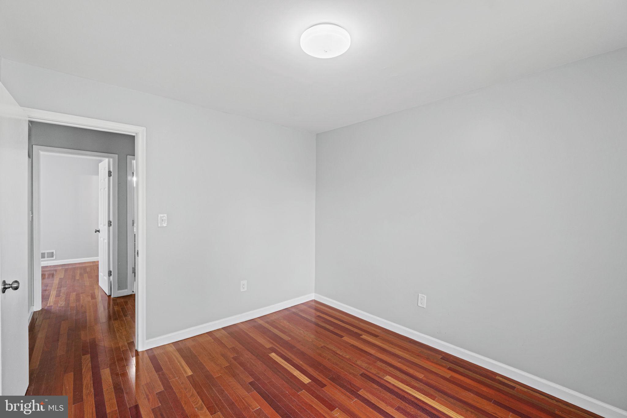 BROOKVILLE KNOLLS - Residential