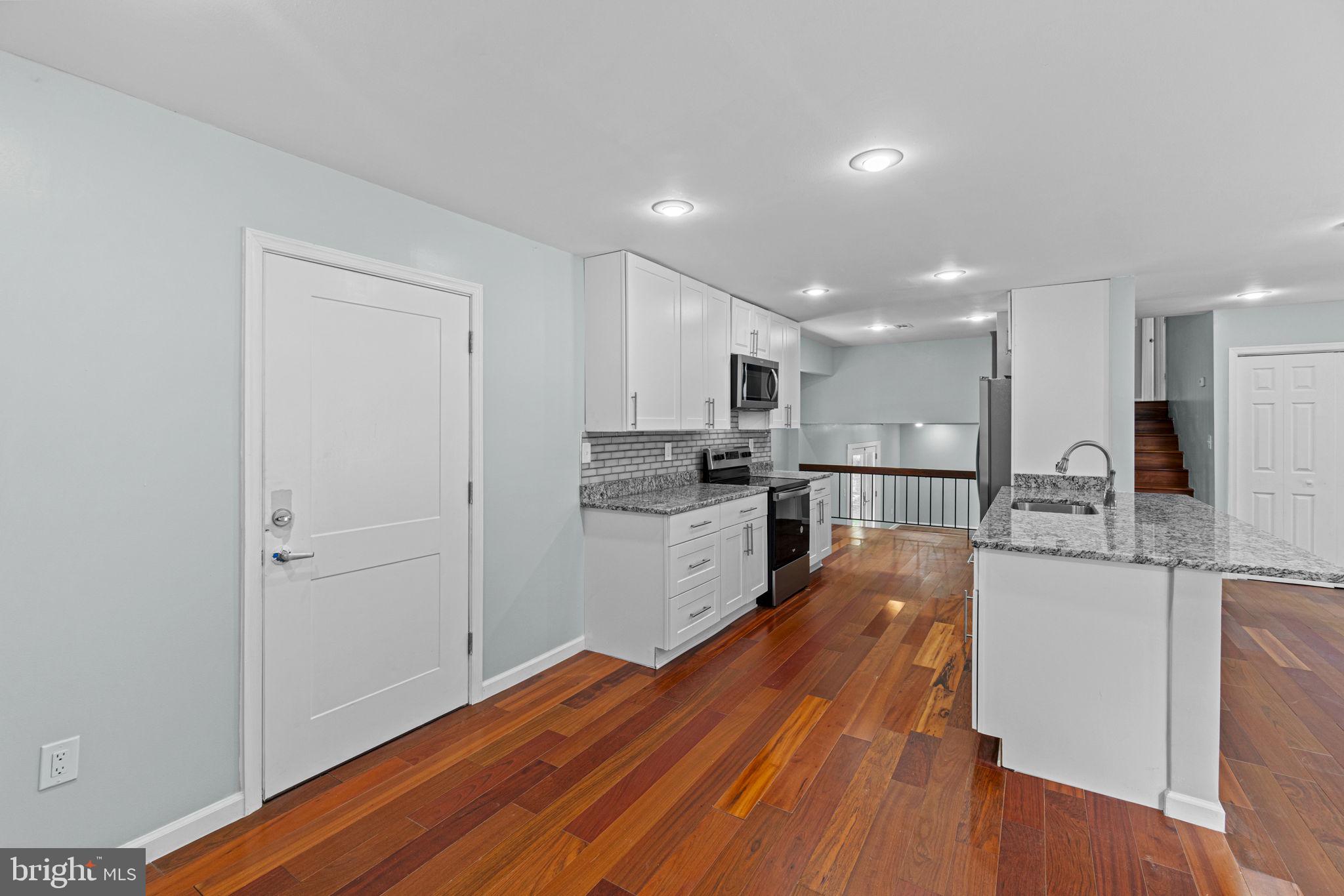 BROOKVILLE KNOLLS - Residential