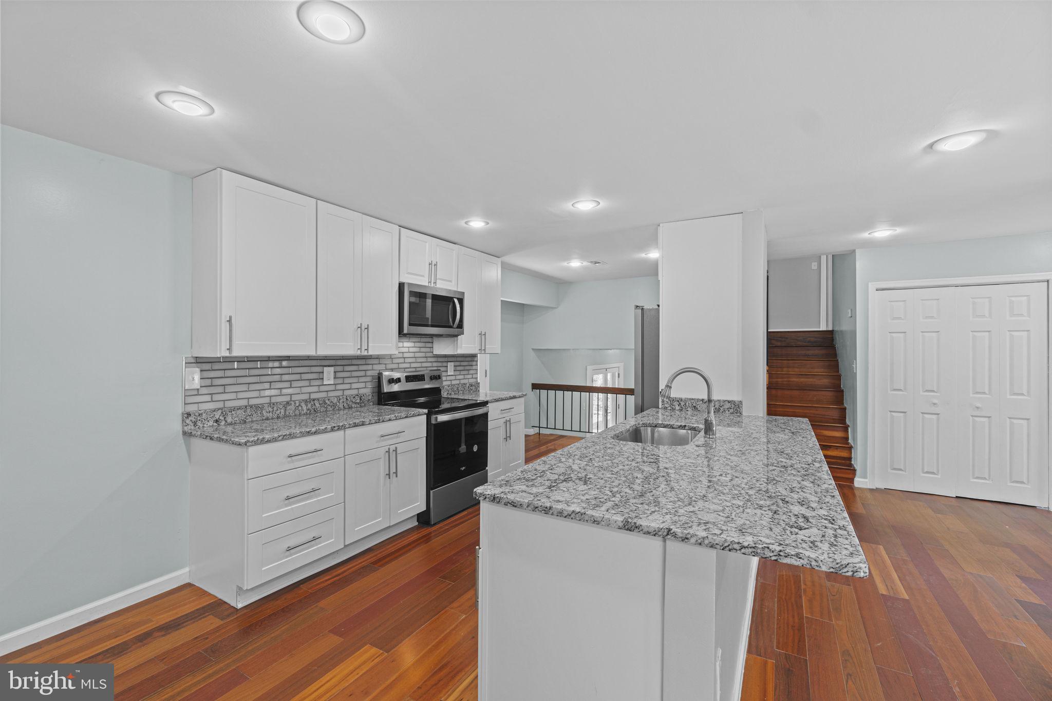 BROOKVILLE KNOLLS - Residential