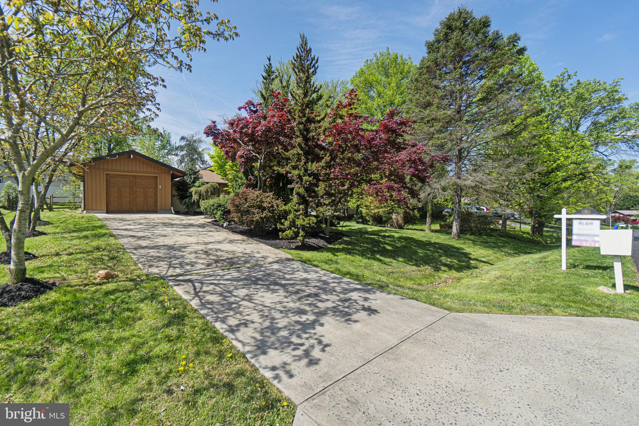 BROOKVILLE KNOLLS - Residential