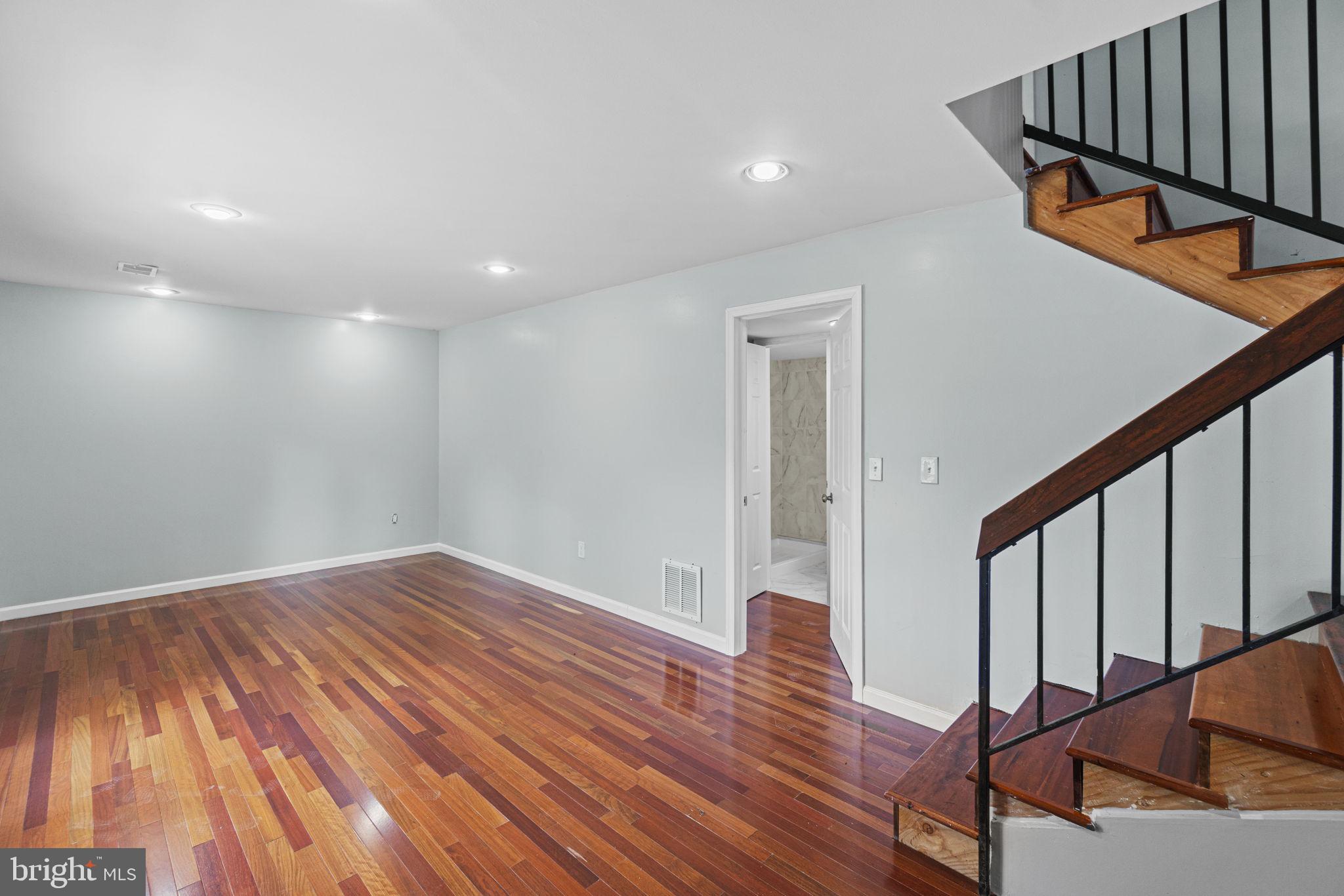 BROOKVILLE KNOLLS - Residential