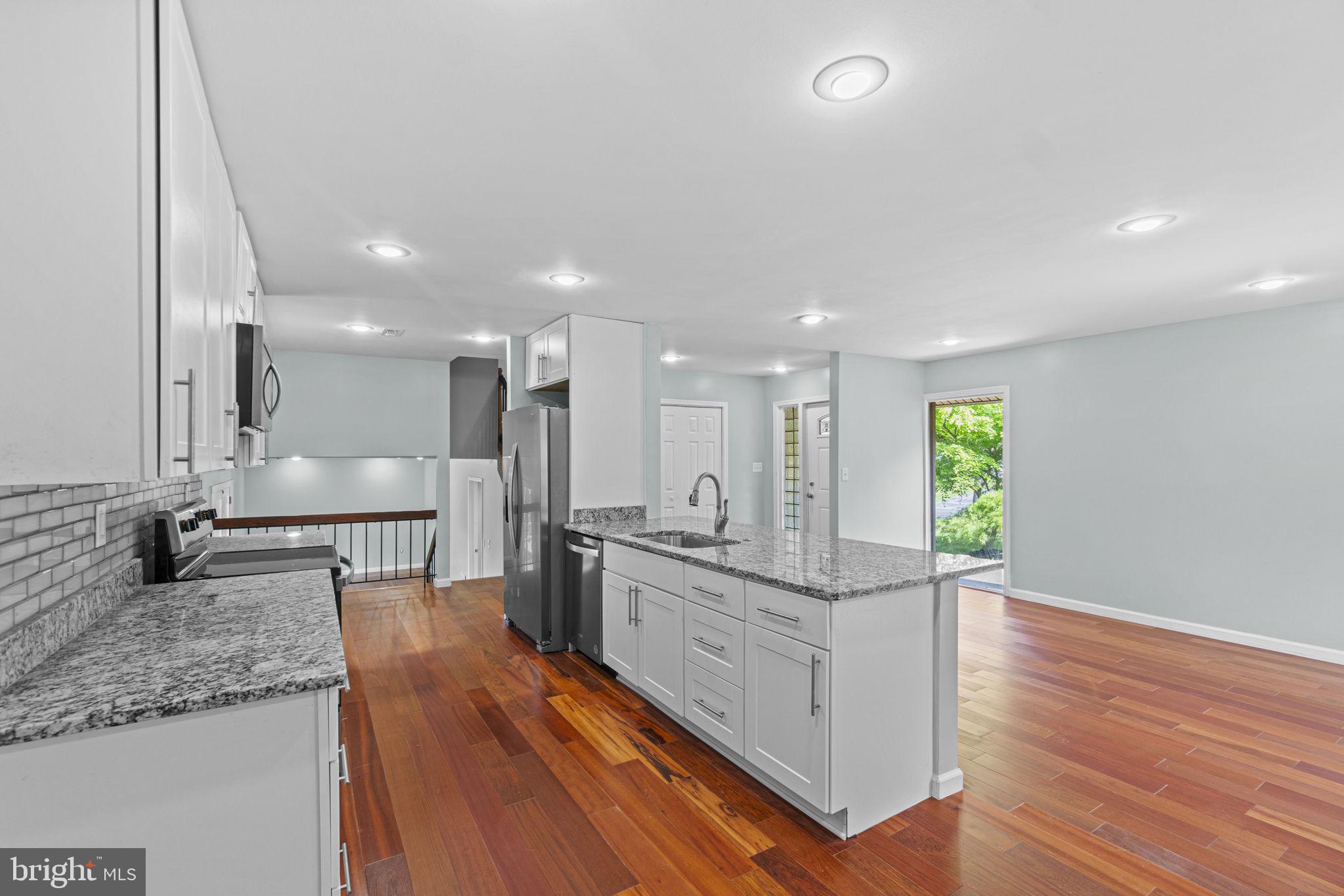 BROOKVILLE KNOLLS - Residential