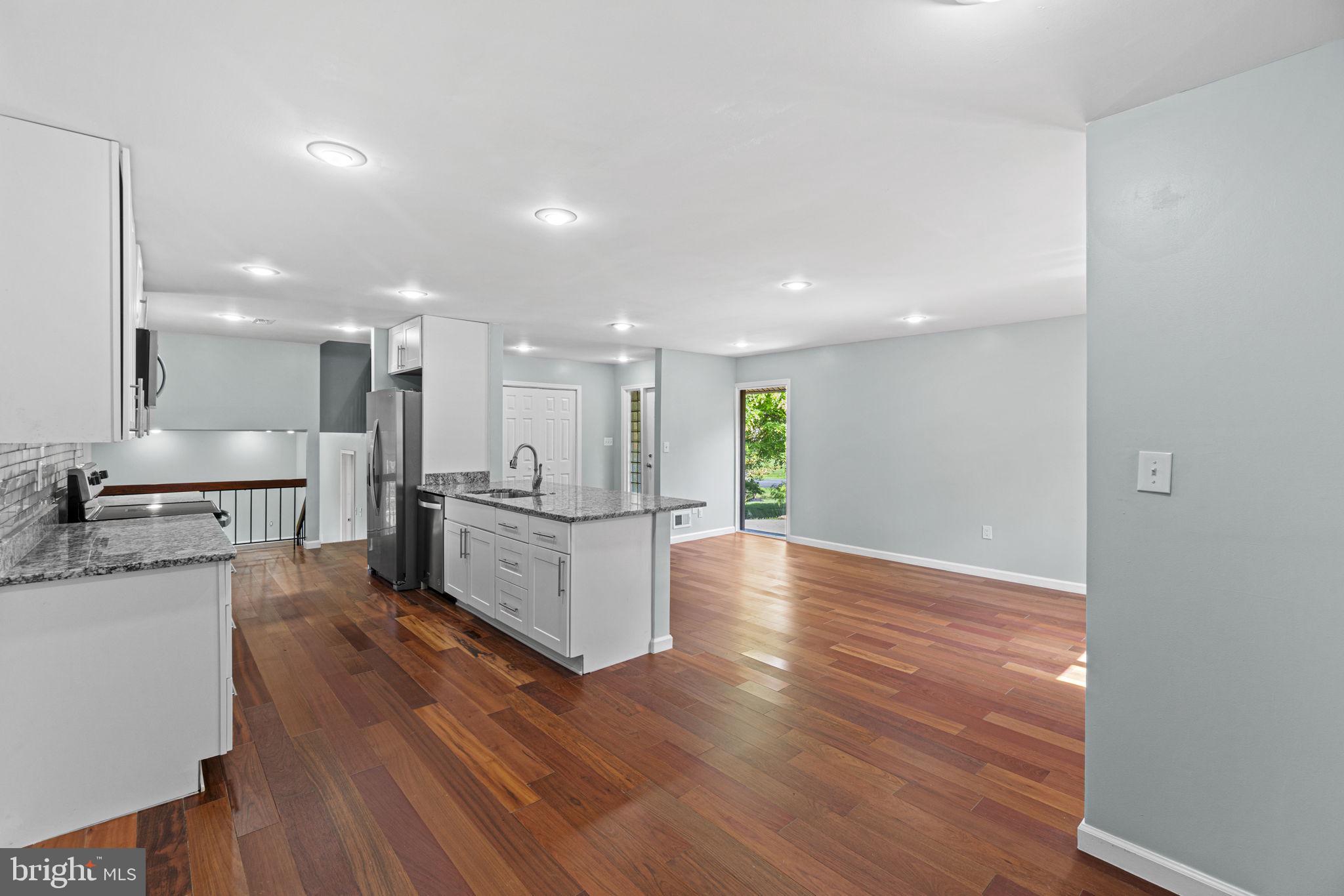 BROOKVILLE KNOLLS - Residential