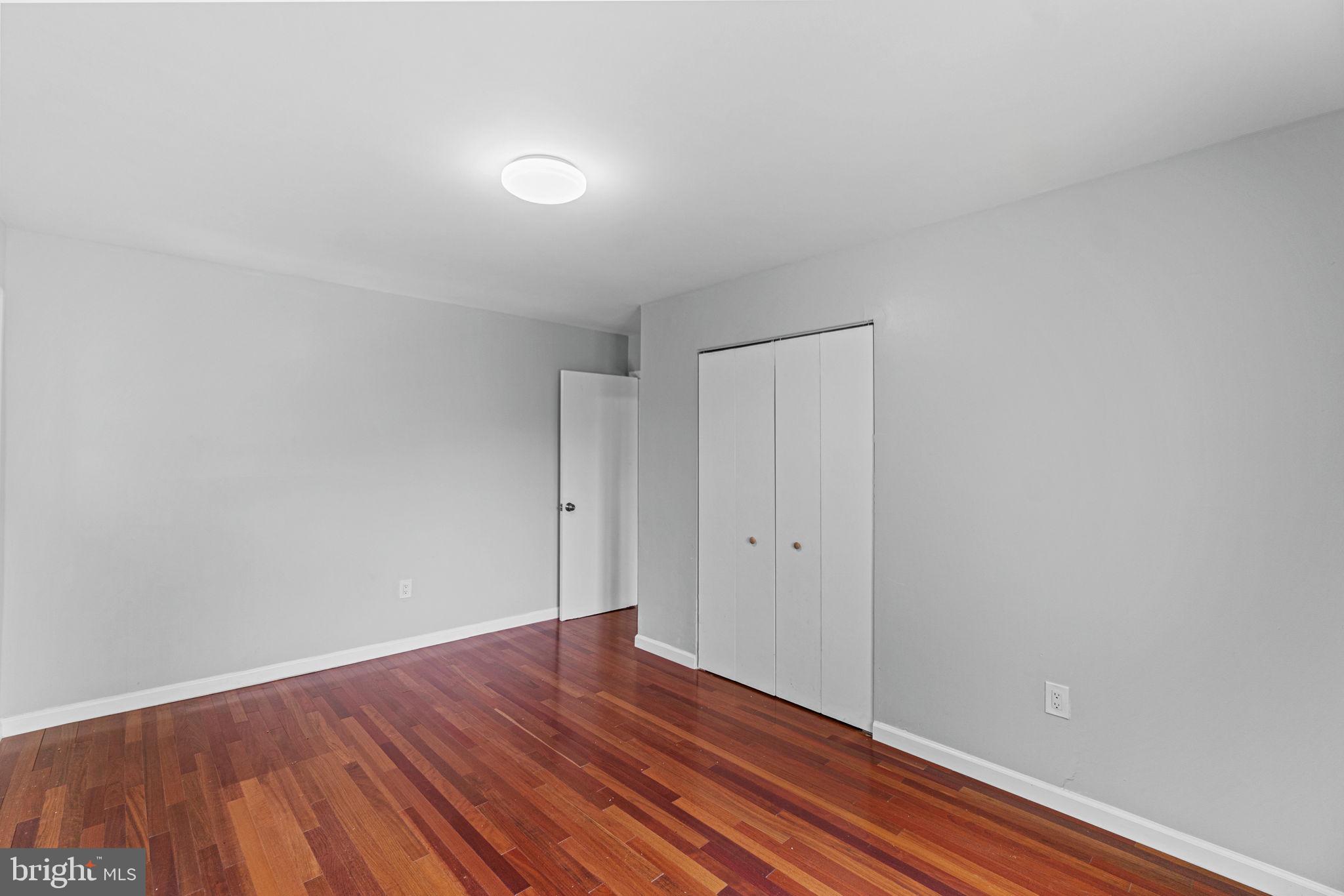 BROOKVILLE KNOLLS - Residential