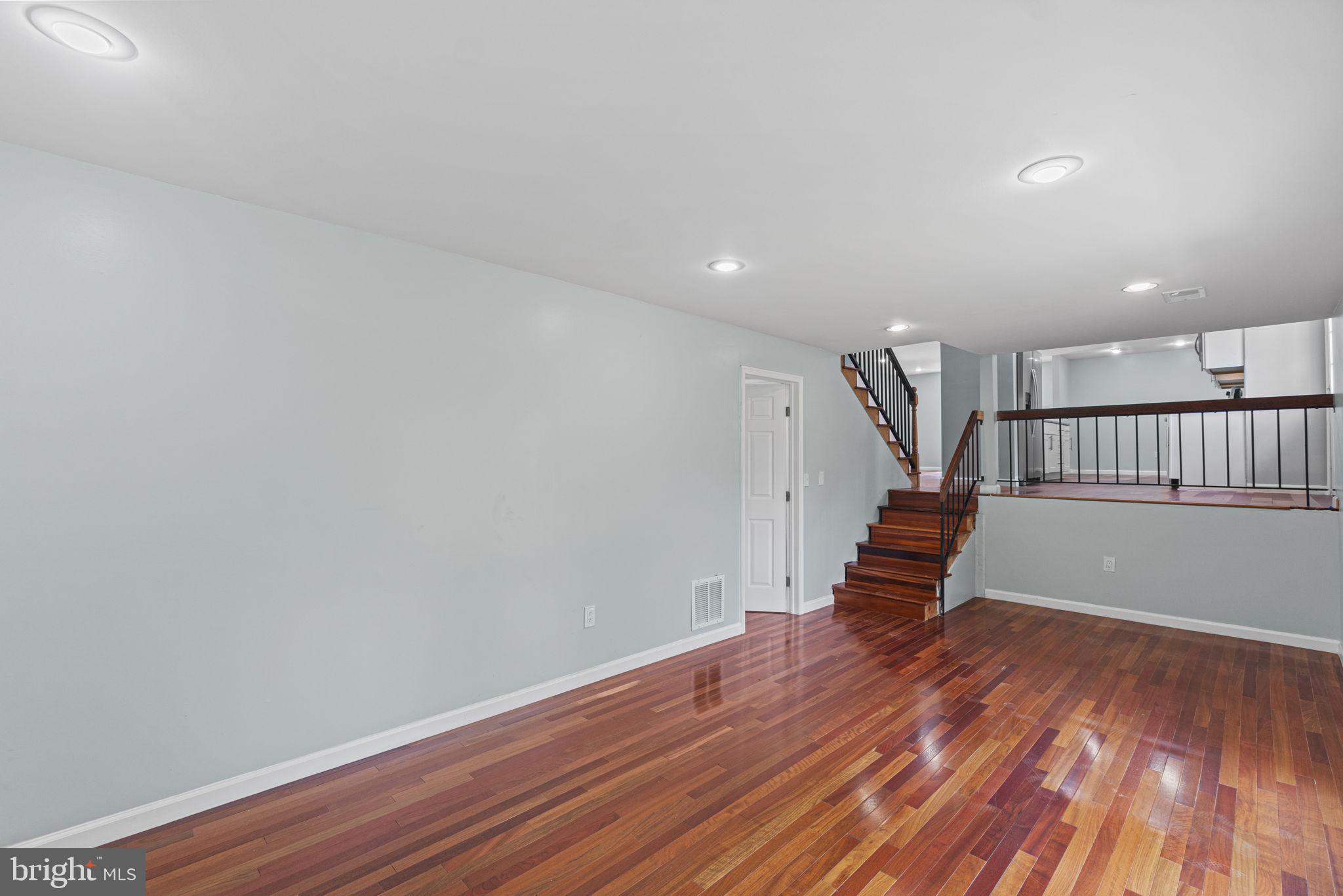 BROOKVILLE KNOLLS - Residential