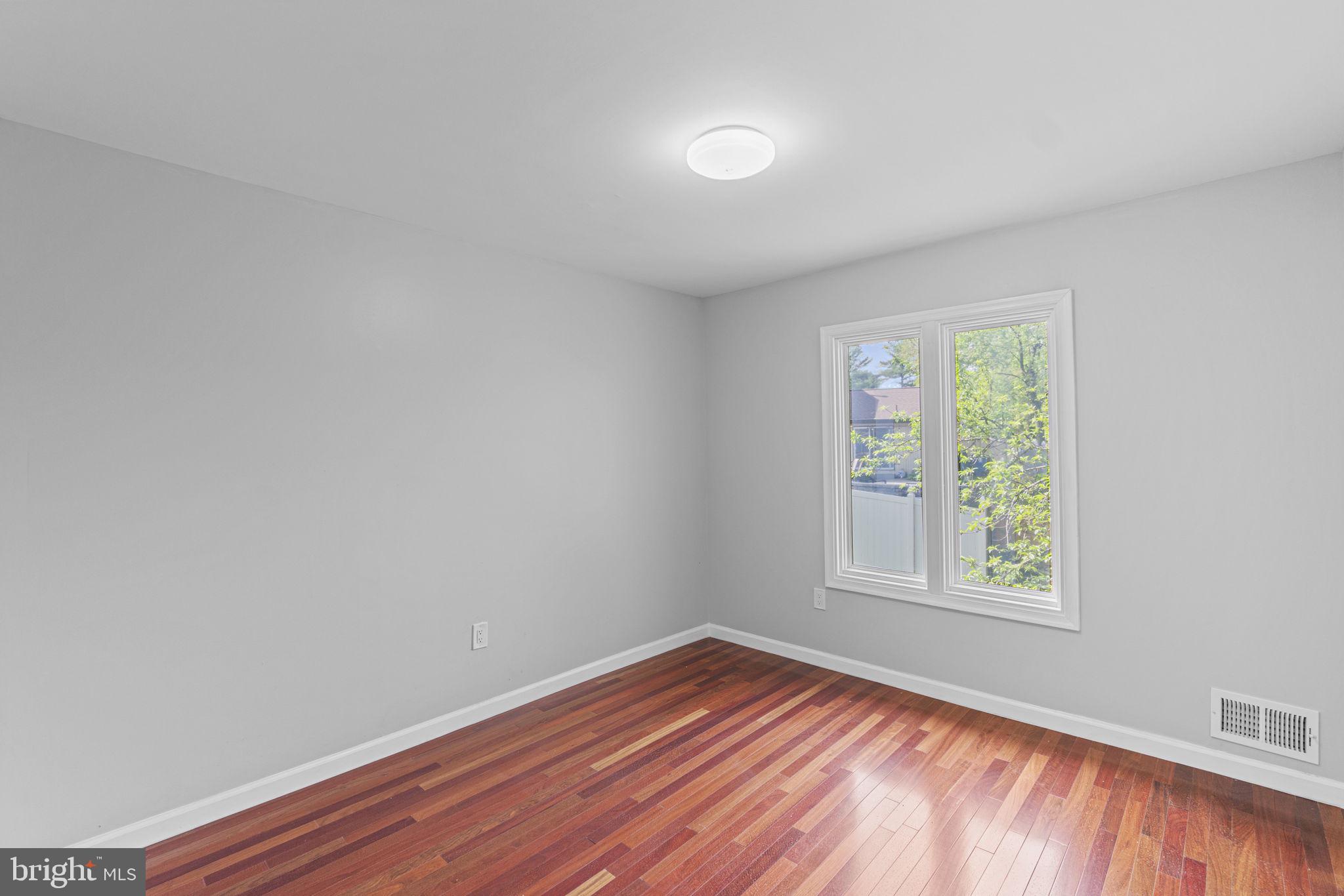 BROOKVILLE KNOLLS - Residential
