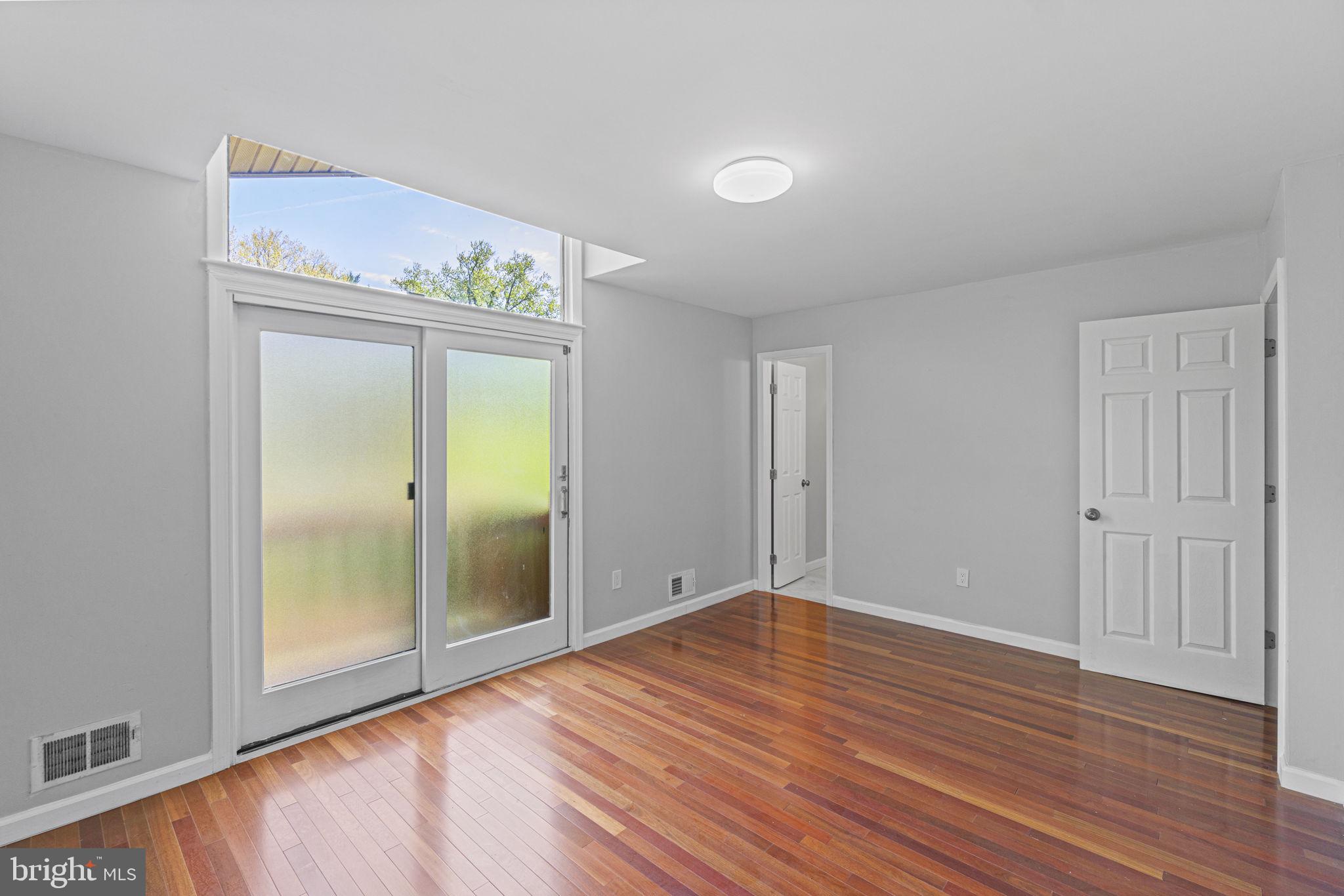 BROOKVILLE KNOLLS - Residential