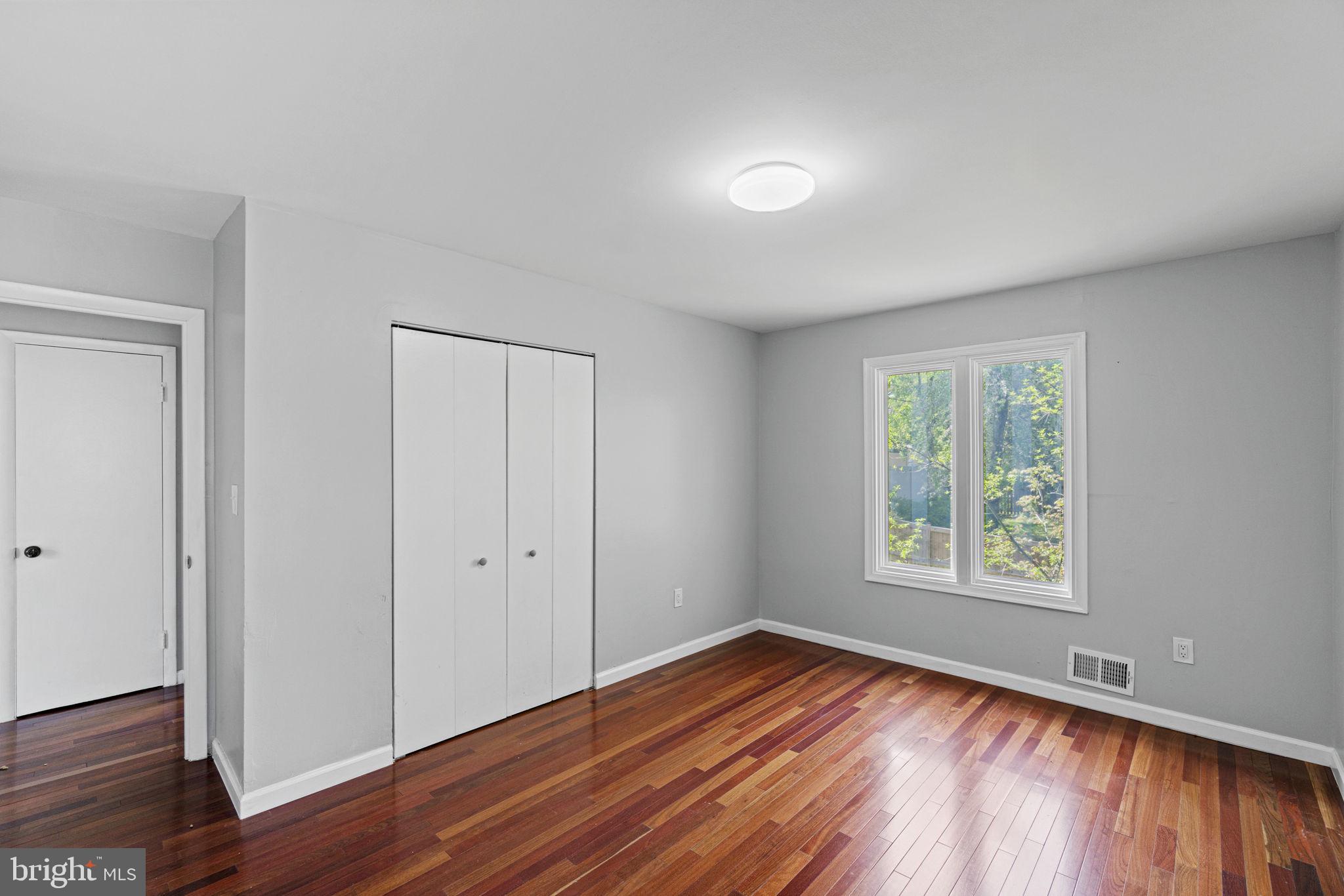 BROOKVILLE KNOLLS - Residential