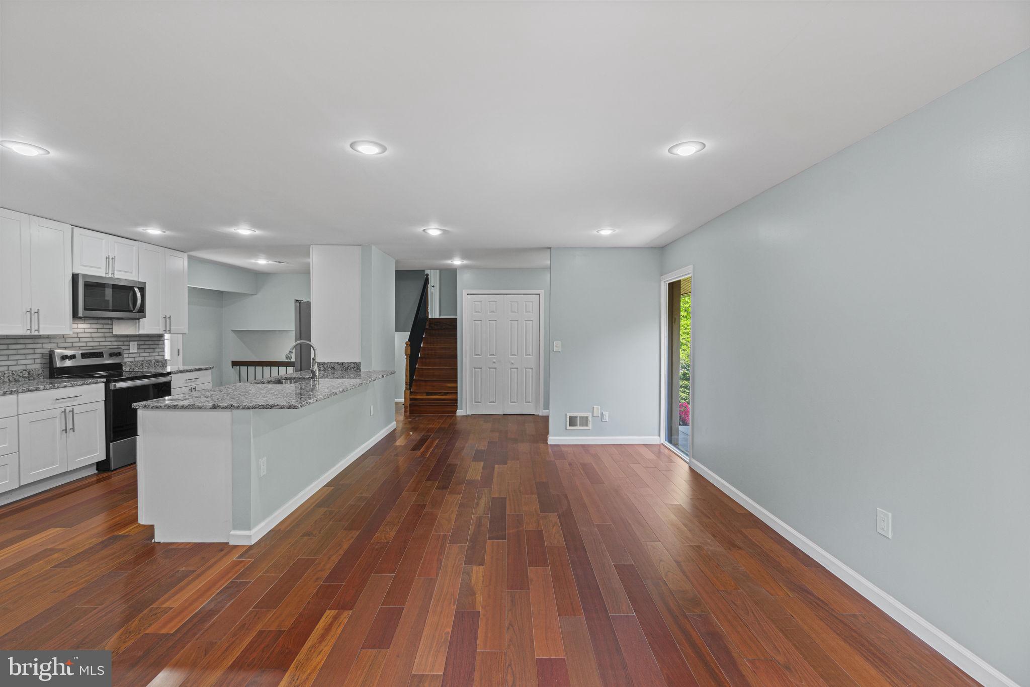 BROOKVILLE KNOLLS - Residential