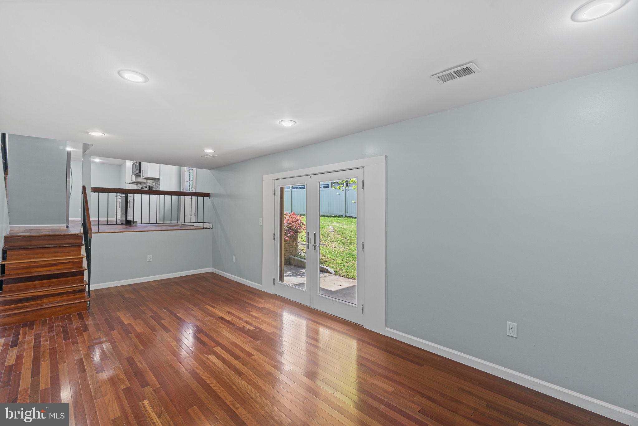 BROOKVILLE KNOLLS - Residential