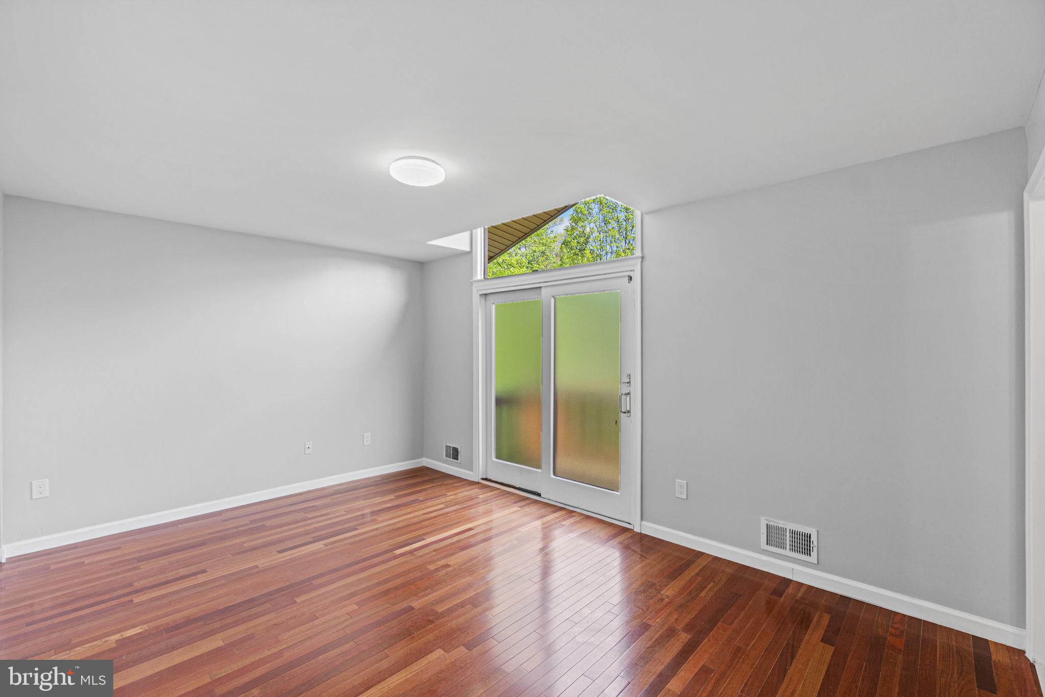 BROOKVILLE KNOLLS - Residential