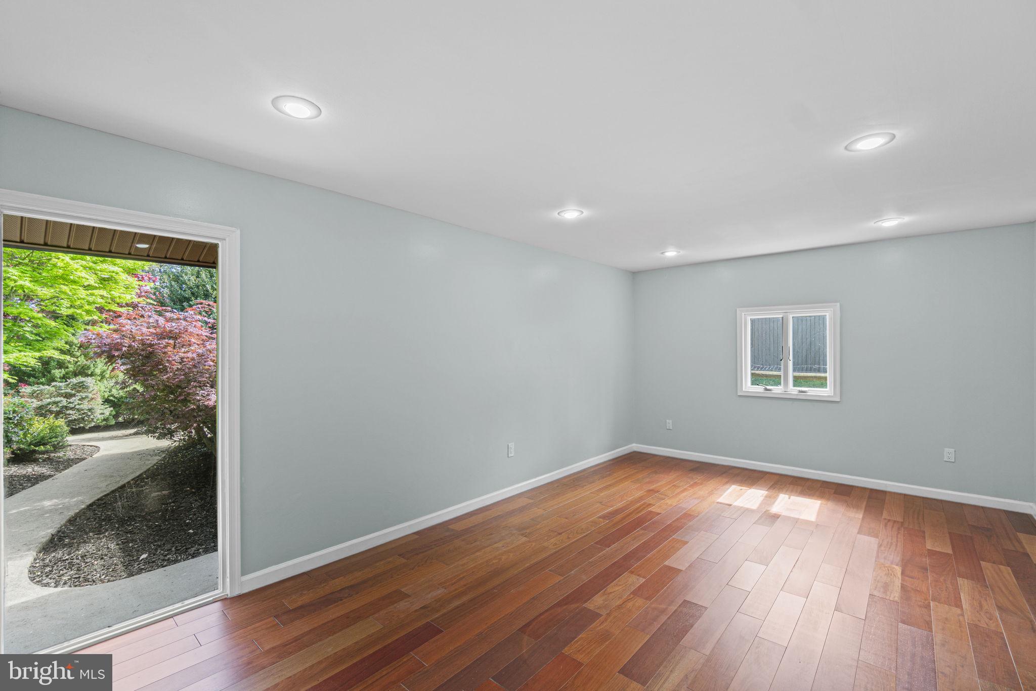 BROOKVILLE KNOLLS - Residential