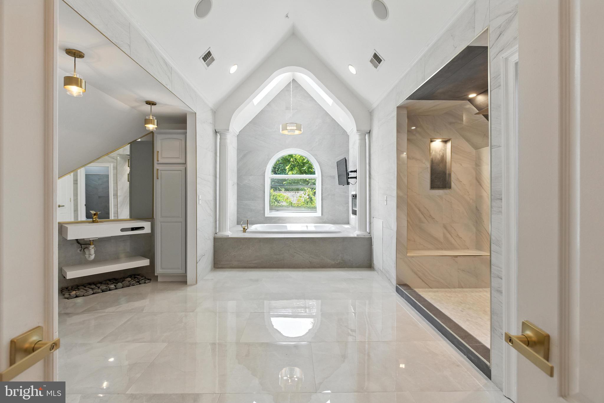 WOODMORE - Residential