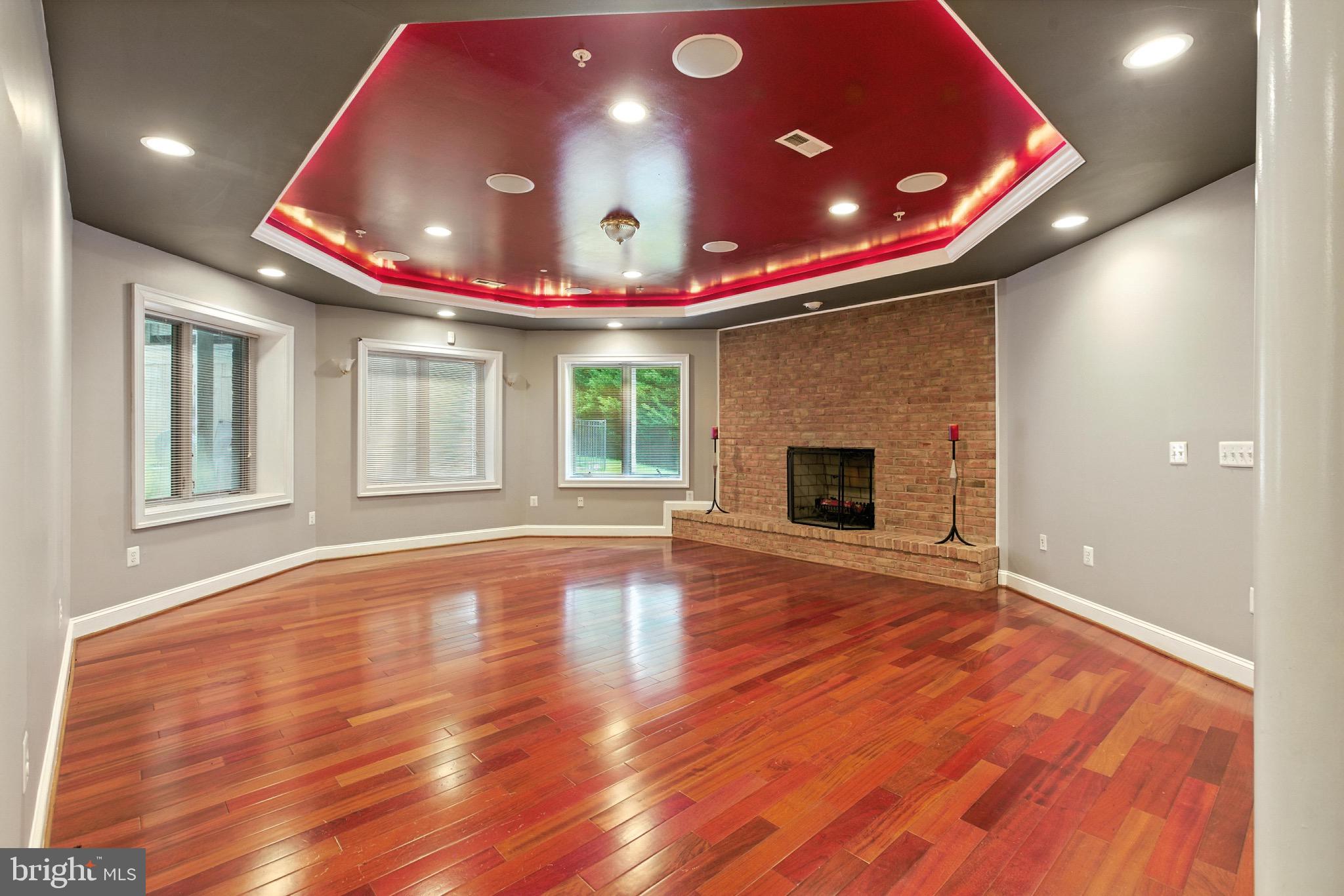 WOODMORE - Residential