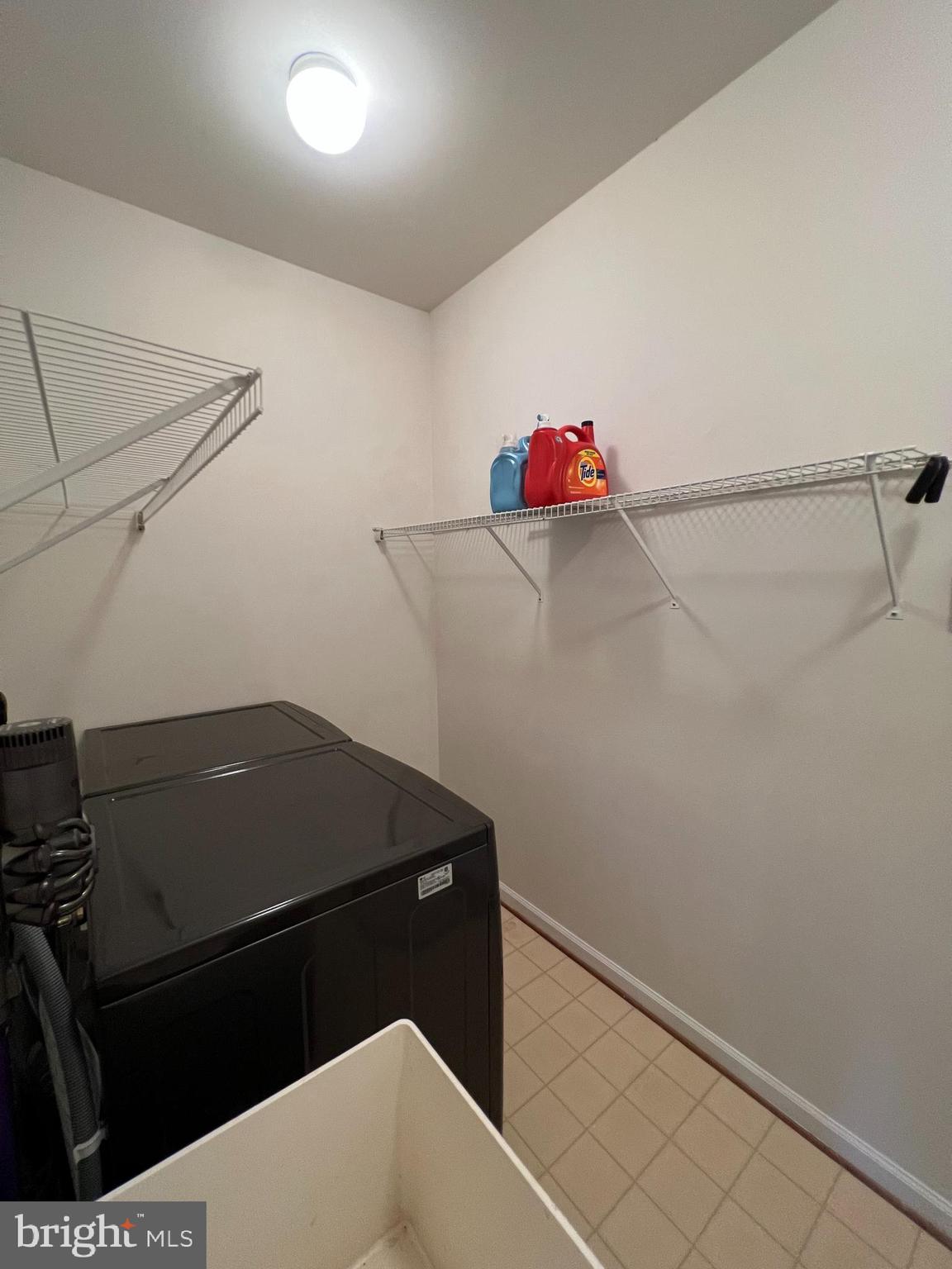 RIVER HILL - Residential