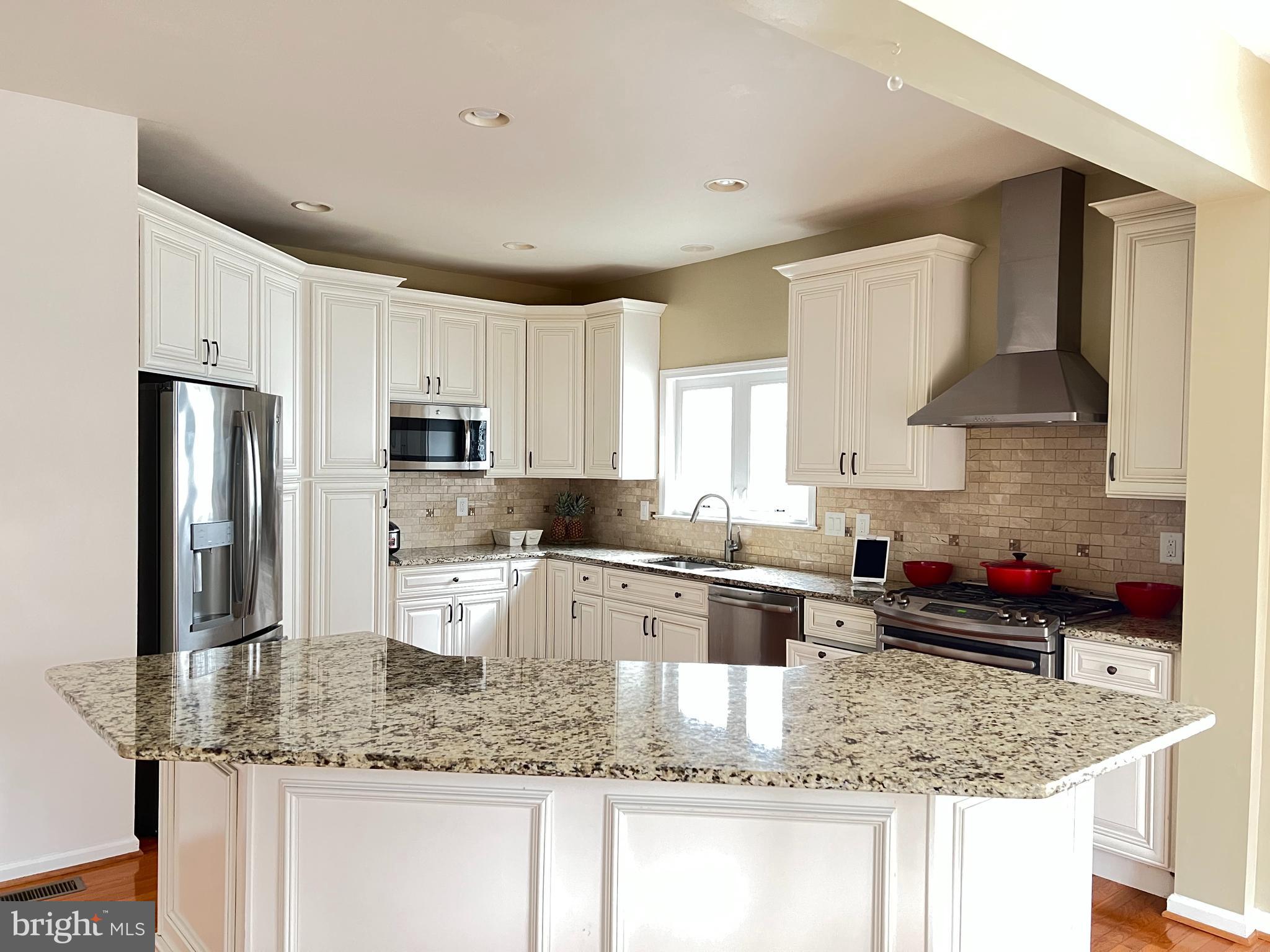 RIVER HILL - Residential