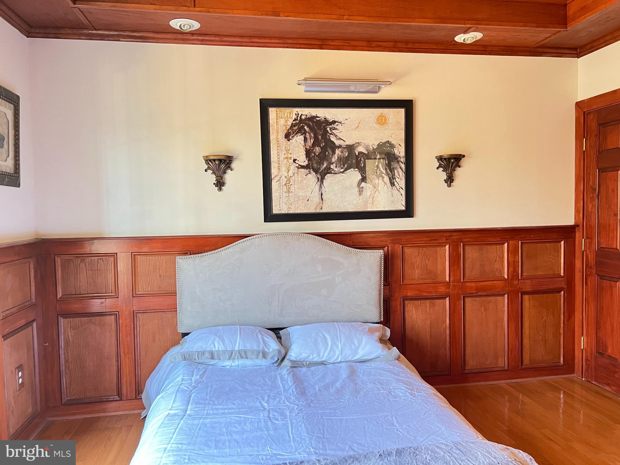 RIVER HILL - Residential