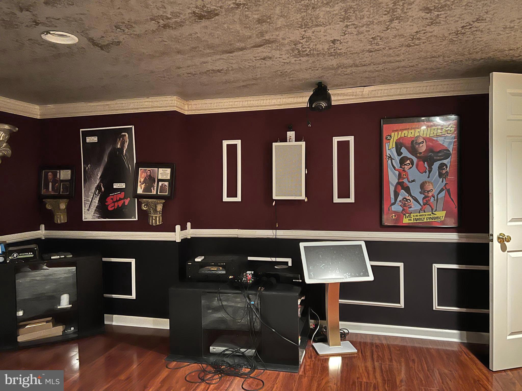 RIVER HILL - Residential