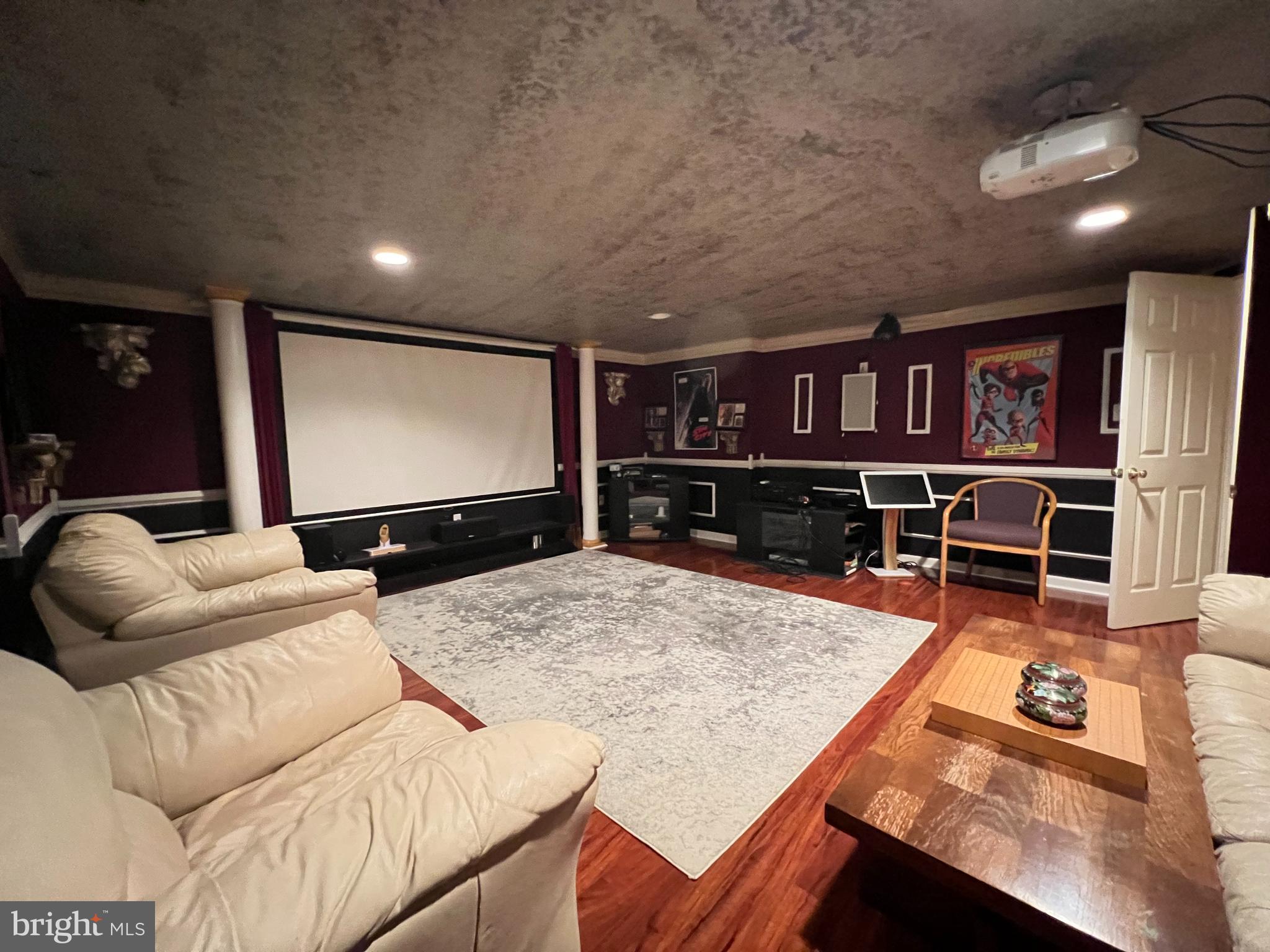 RIVER HILL - Residential