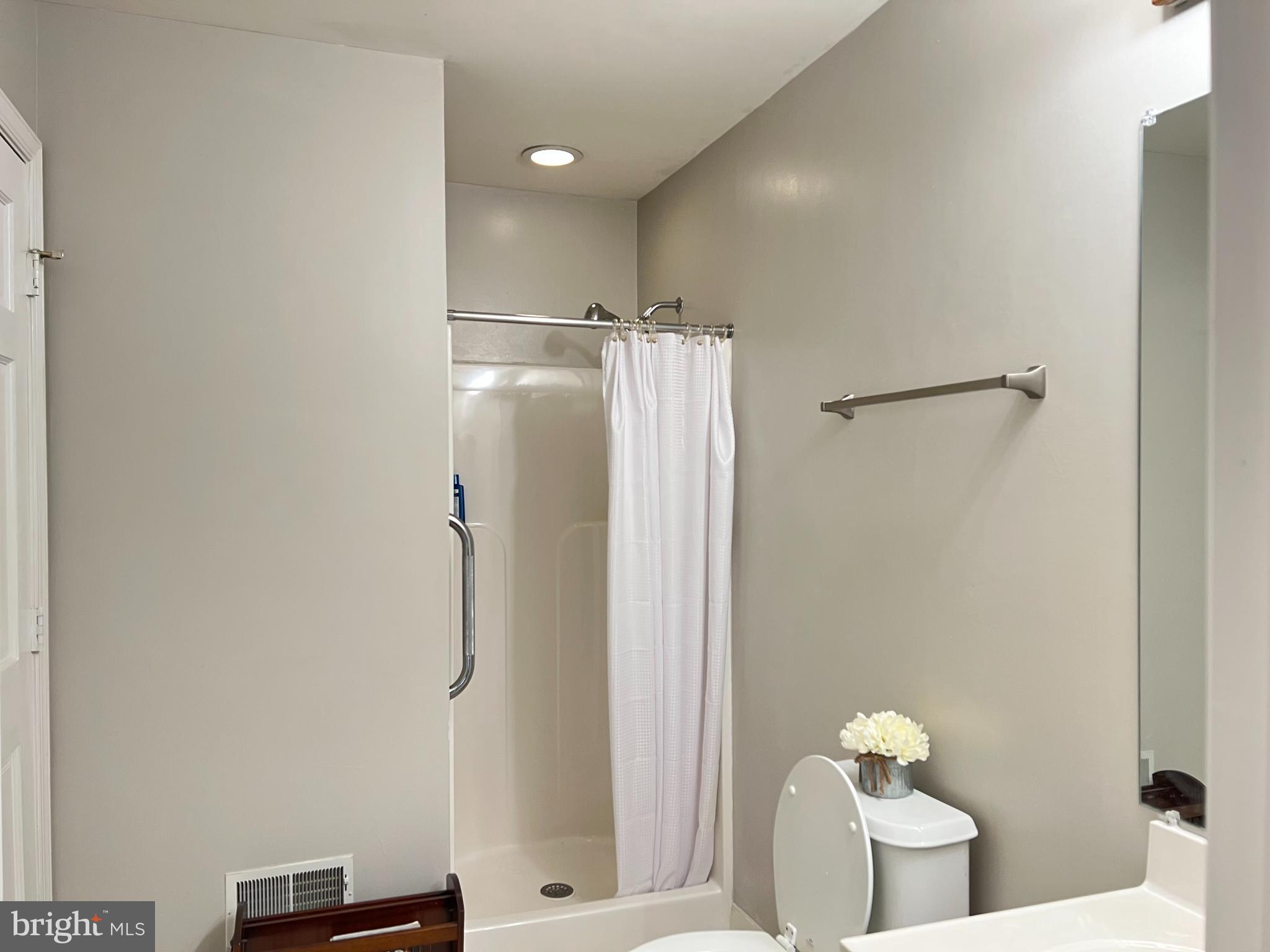 RIVER HILL - Residential