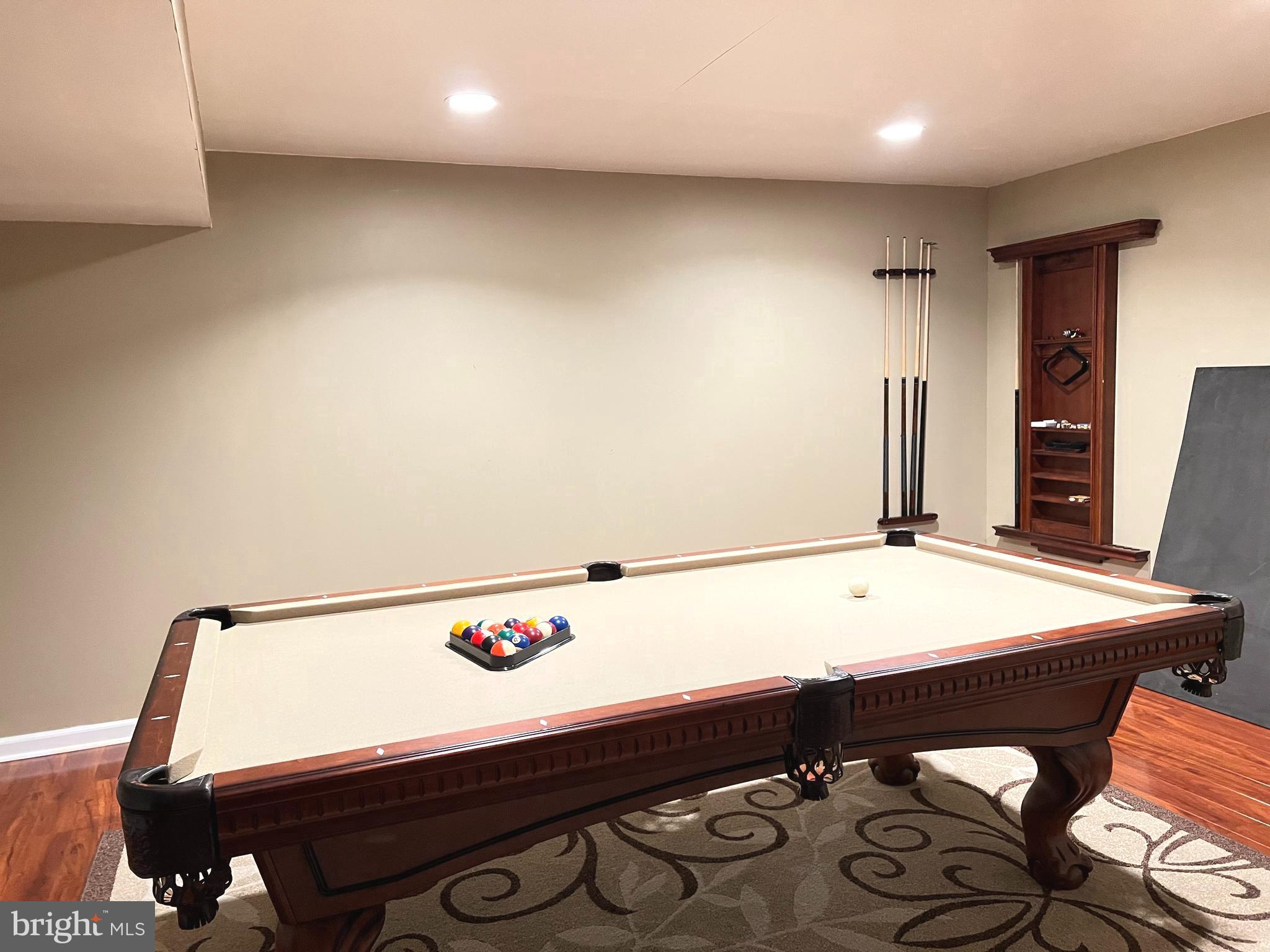 RIVER HILL - Residential