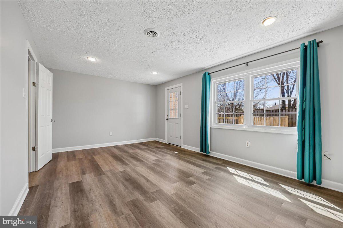 DAMASCUS MANOR - Residential