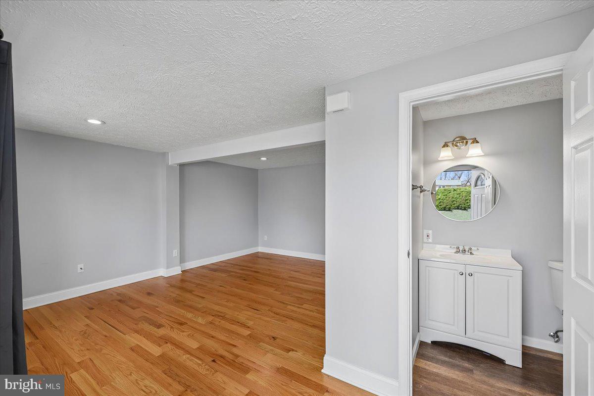 DAMASCUS MANOR - Residential