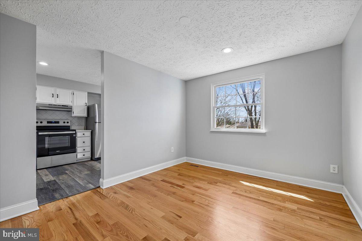 DAMASCUS MANOR - Residential