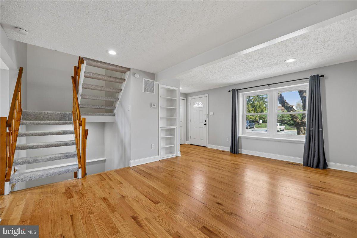 DAMASCUS MANOR - Residential