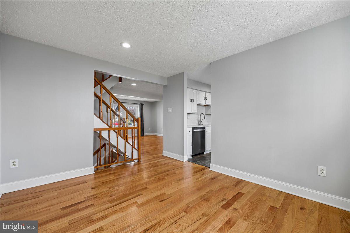 DAMASCUS MANOR - Residential