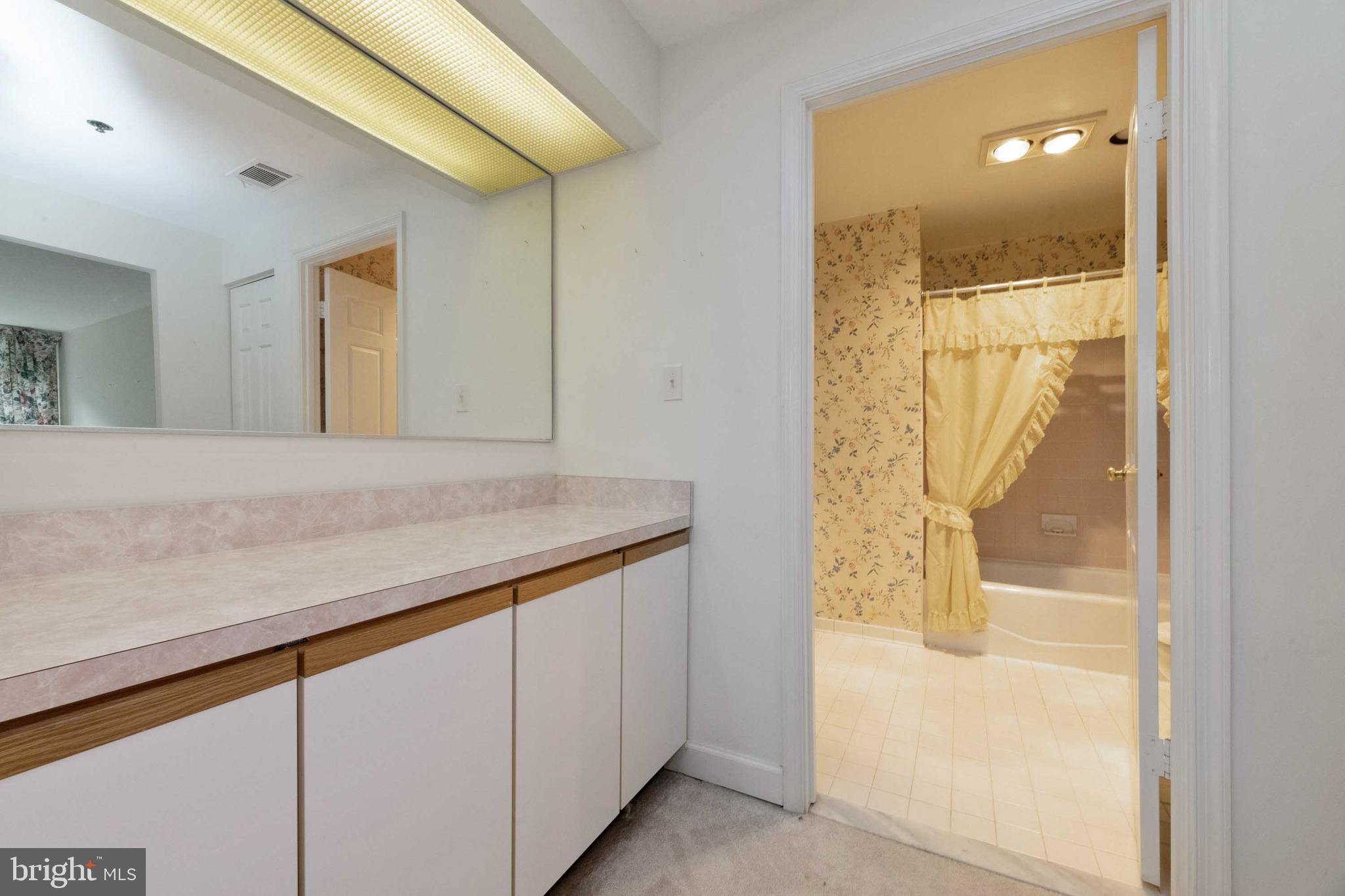 TOWSONGATE CONDOMINIUMS - Residential