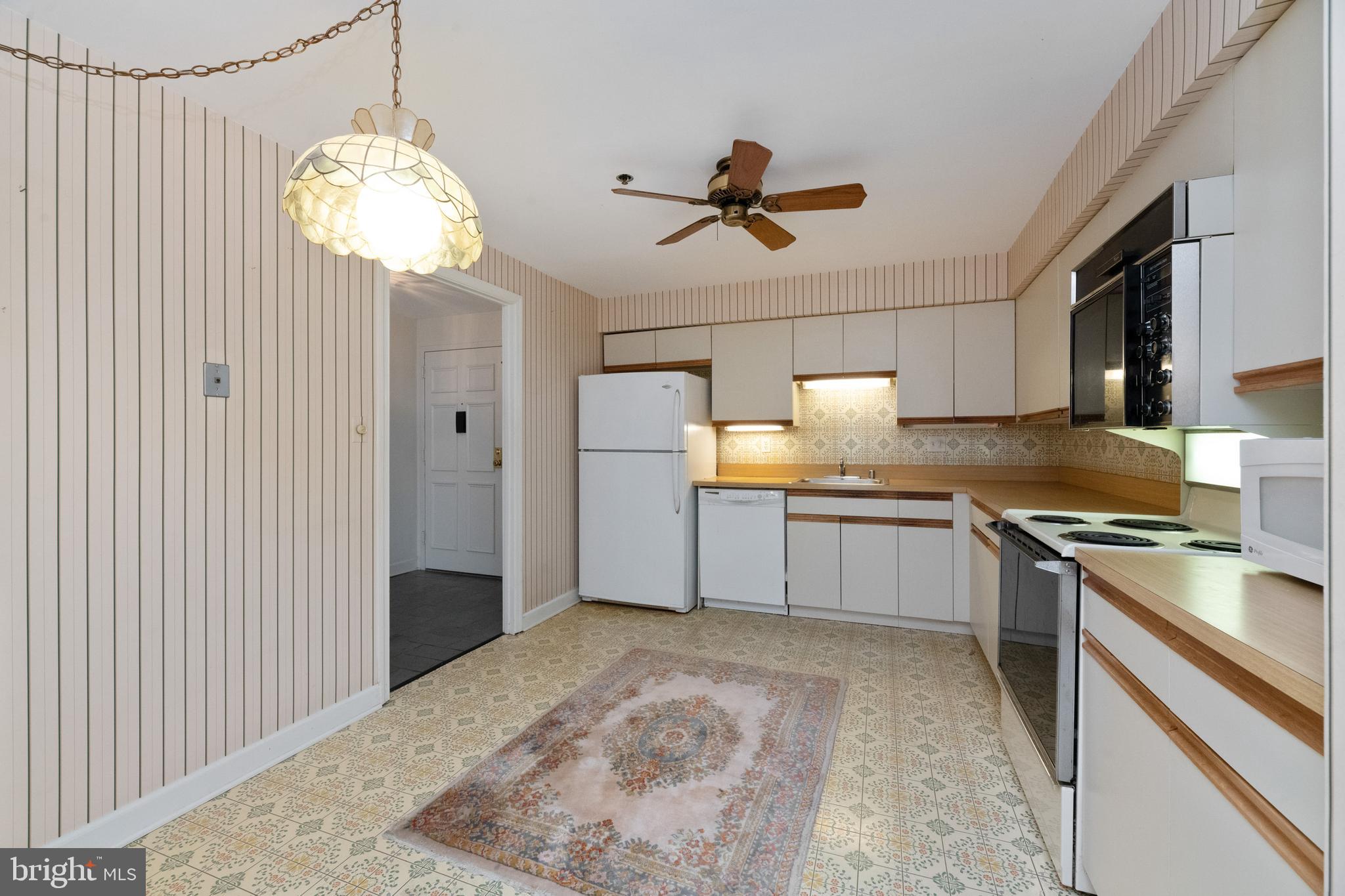 TOWSONGATE CONDOMINIUMS - Residential