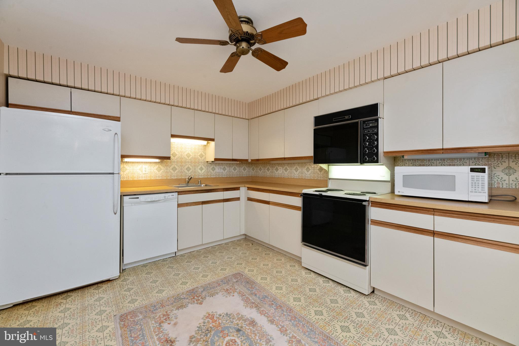 TOWSONGATE CONDOMINIUMS - Residential