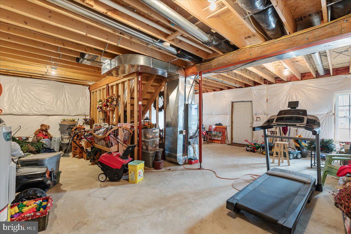 MIDDLE CREEK MANOR - Residential