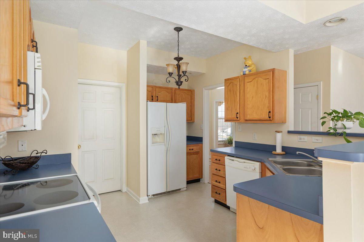 MIDDLE CREEK MANOR - Residential