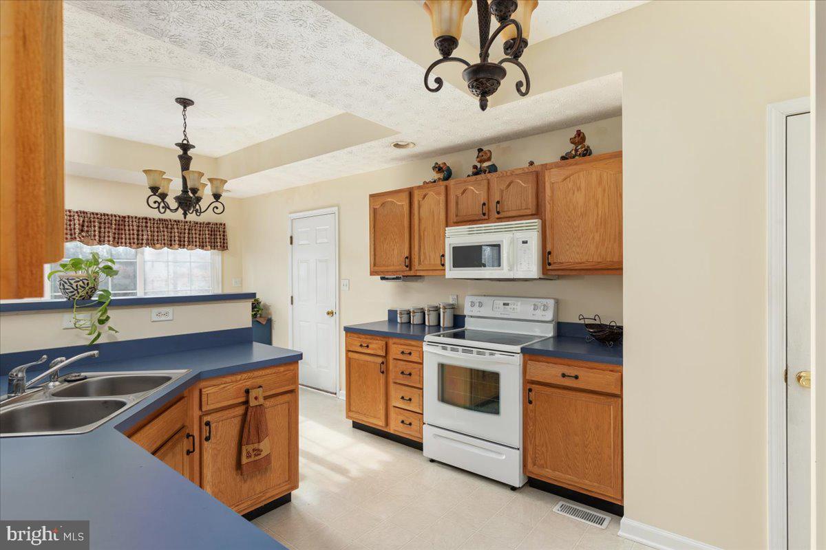 MIDDLE CREEK MANOR - Residential