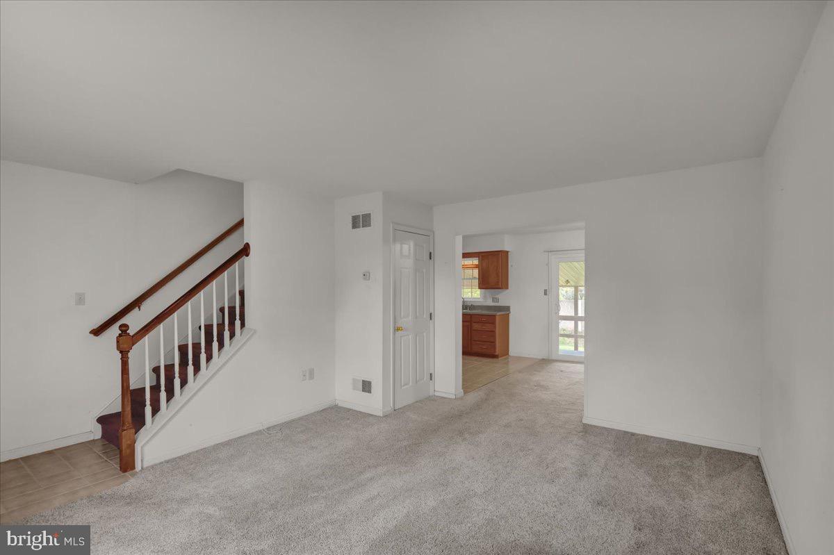 2010 GIRARD AVENUE