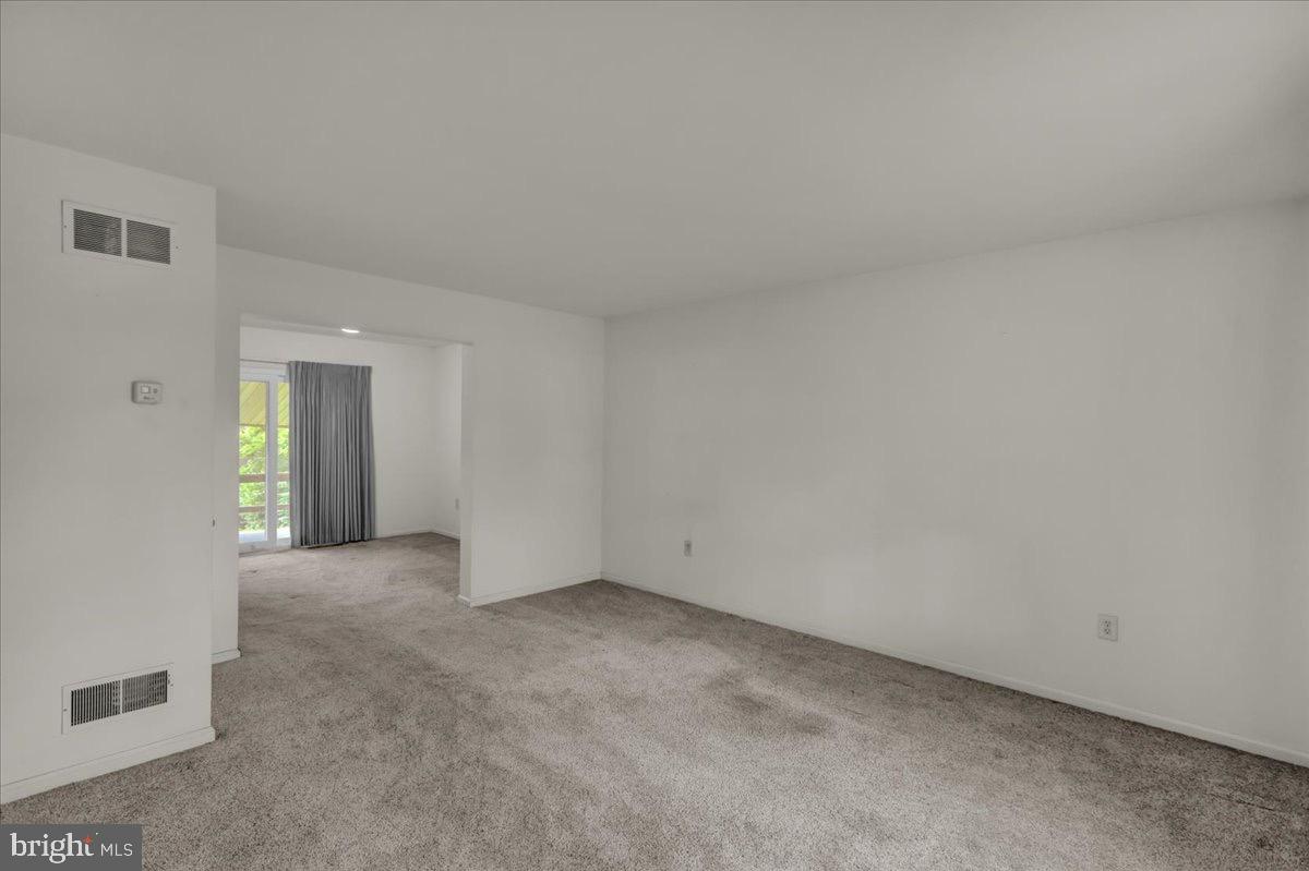 2010 GIRARD AVENUE