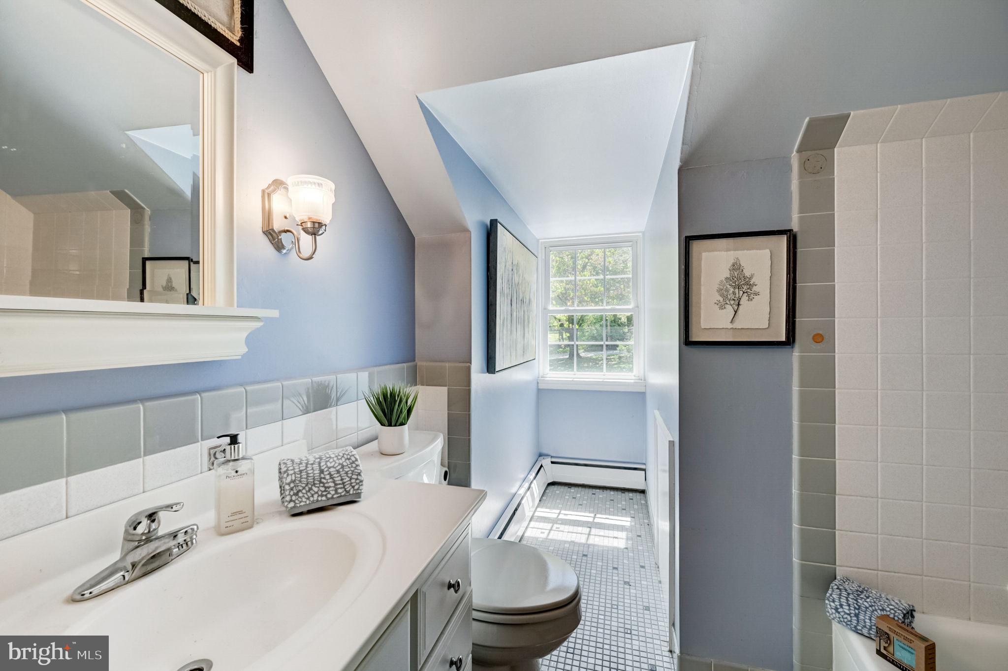 RADNOR HUNT - Residential