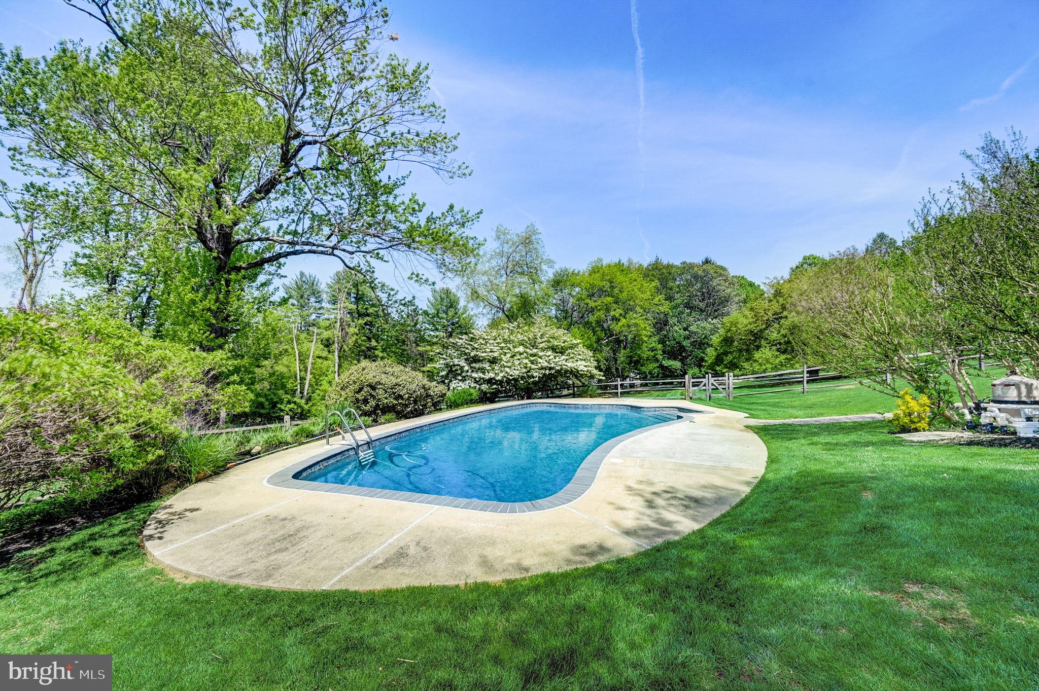 RADNOR HUNT - Residential